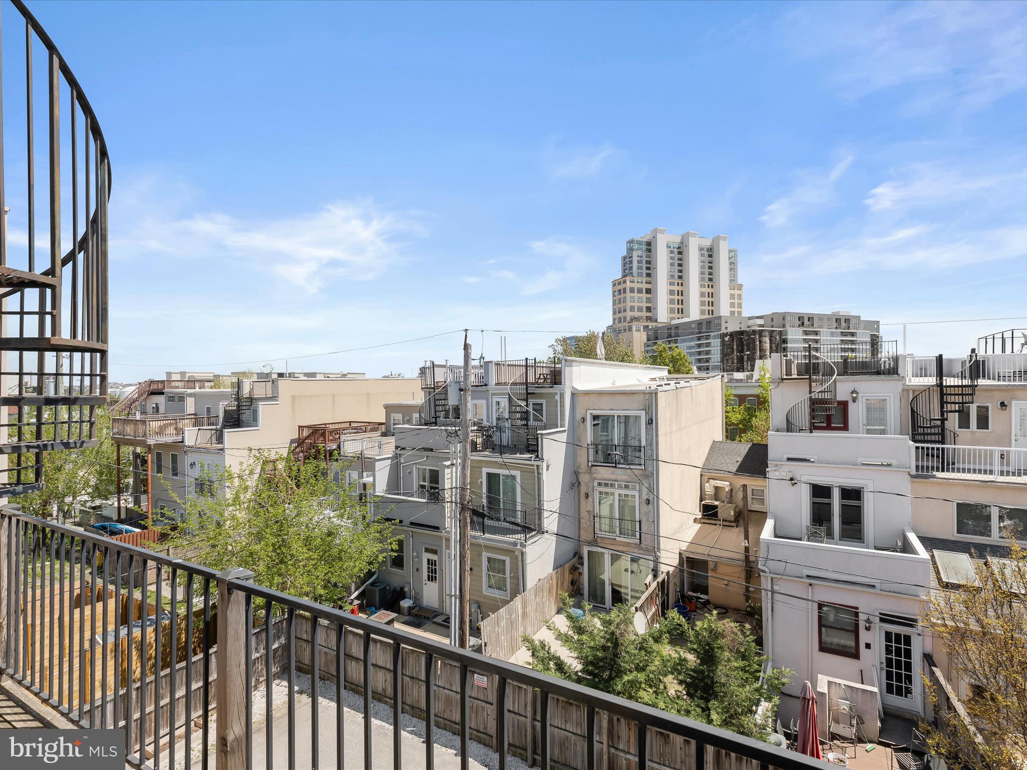 LOCUST POINT - Residential