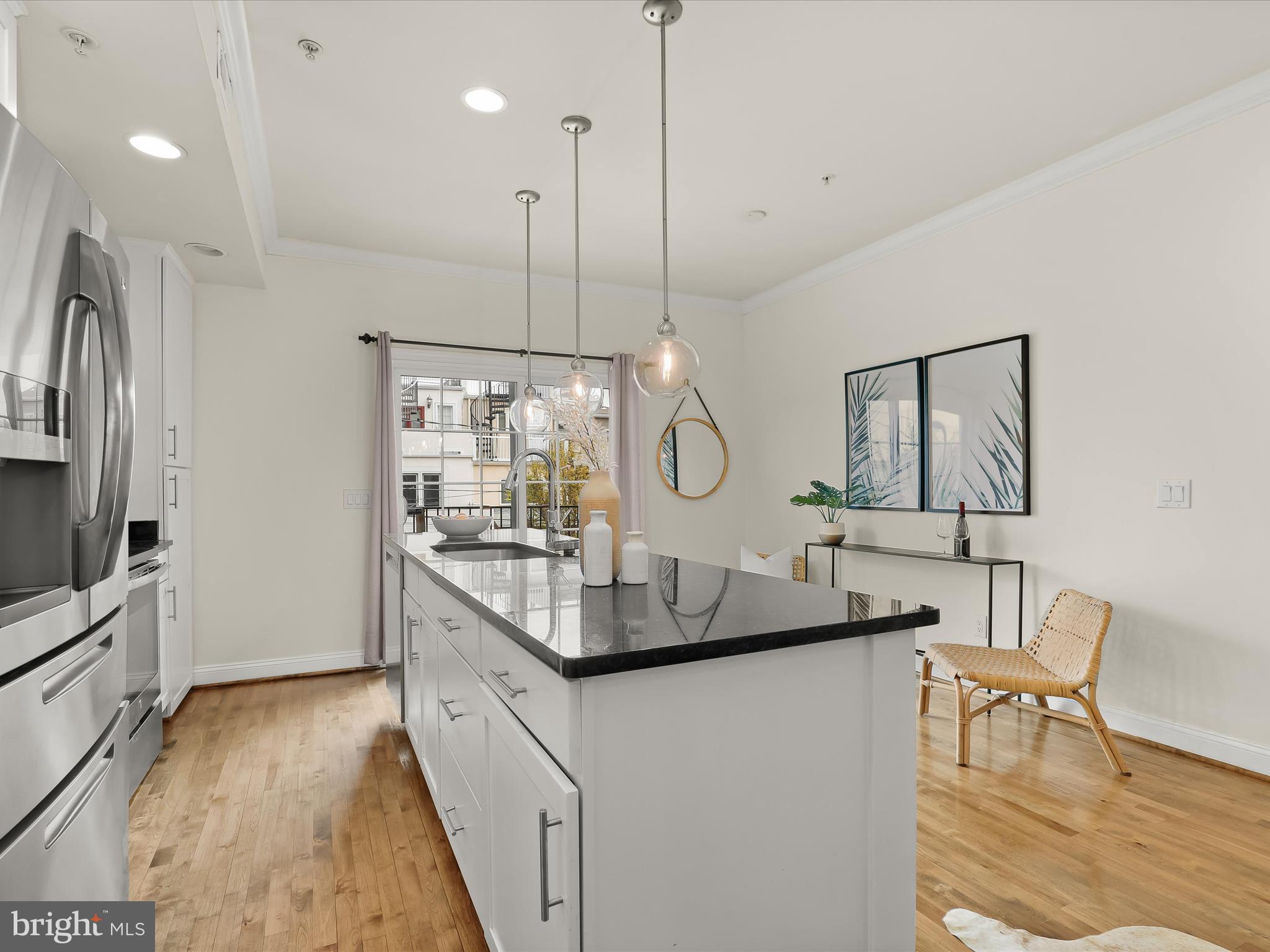 LOCUST POINT - Residential