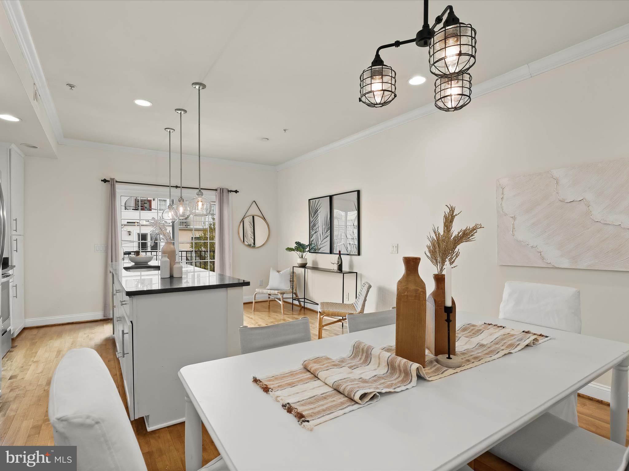 LOCUST POINT - Residential