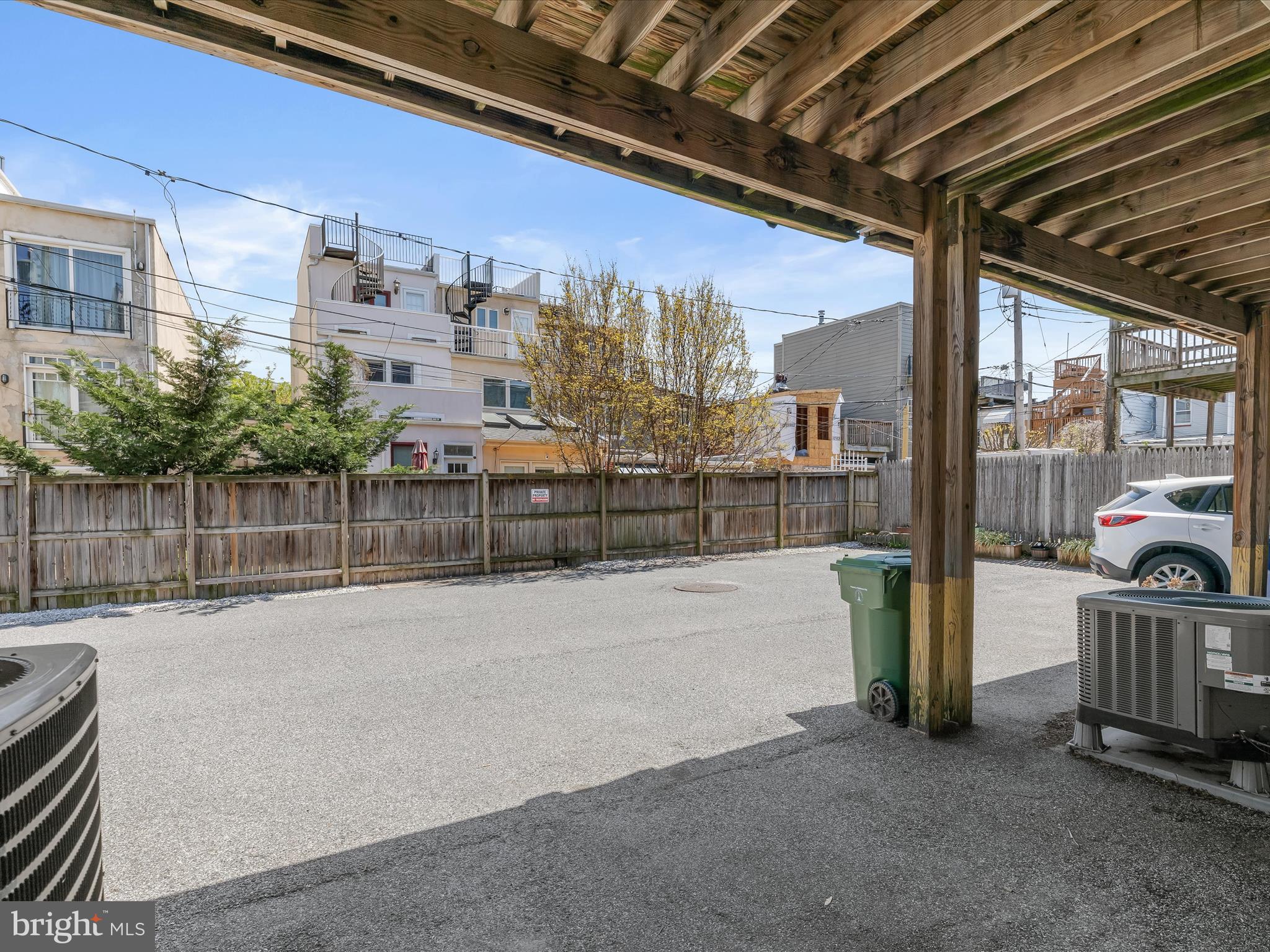 LOCUST POINT - Residential