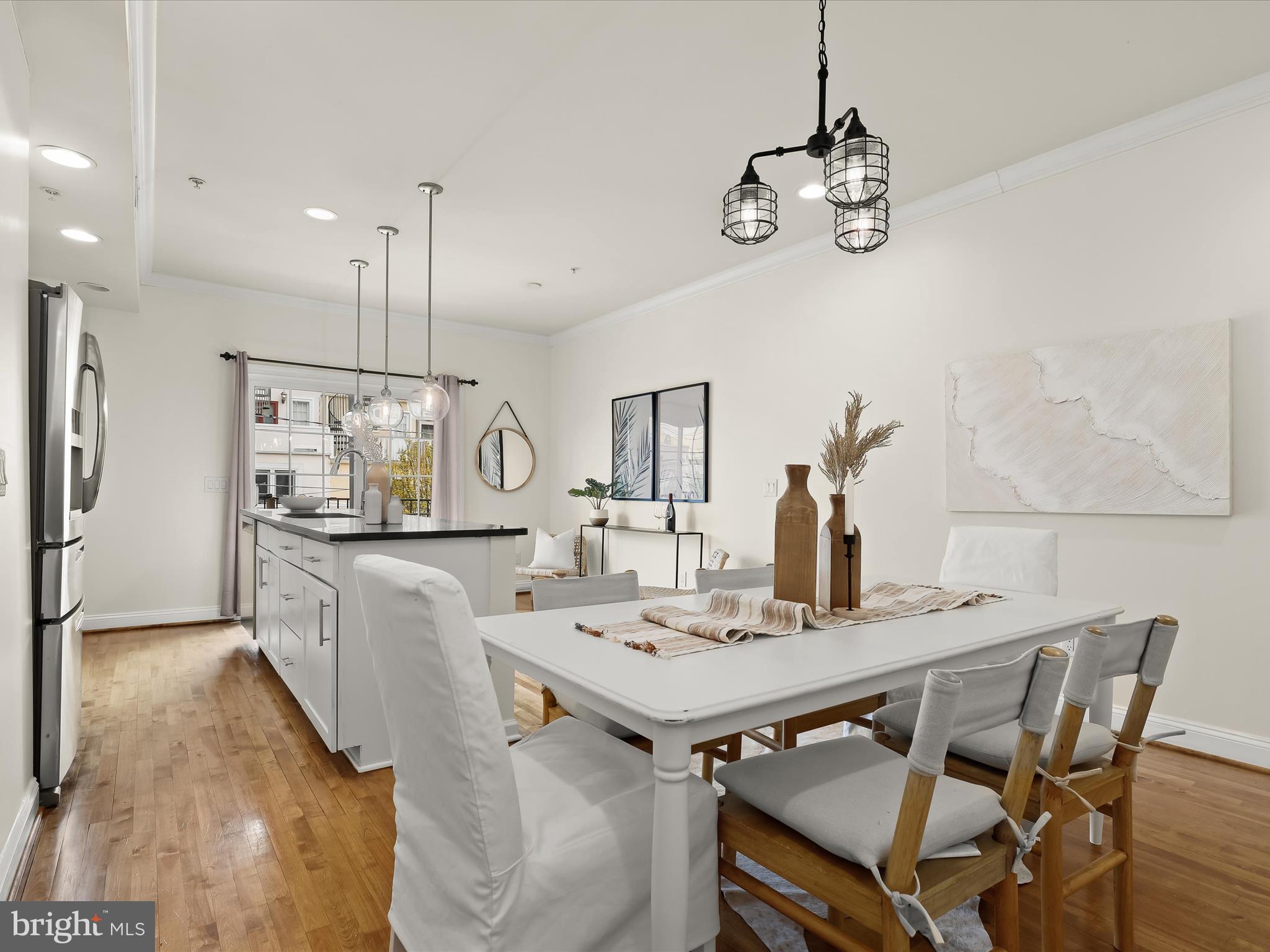 LOCUST POINT - Residential