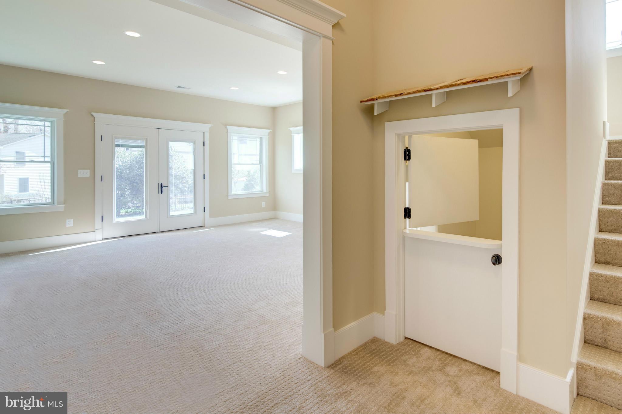 VIENNA WOODS - Residential