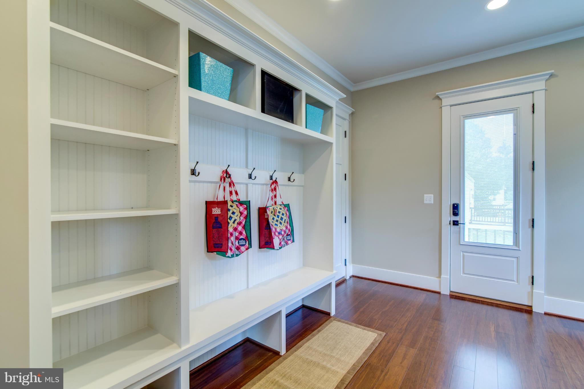 VIENNA WOODS - Residential