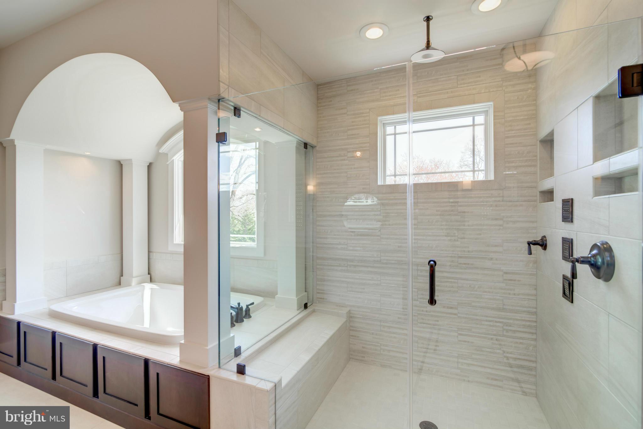 VIENNA WOODS - Residential