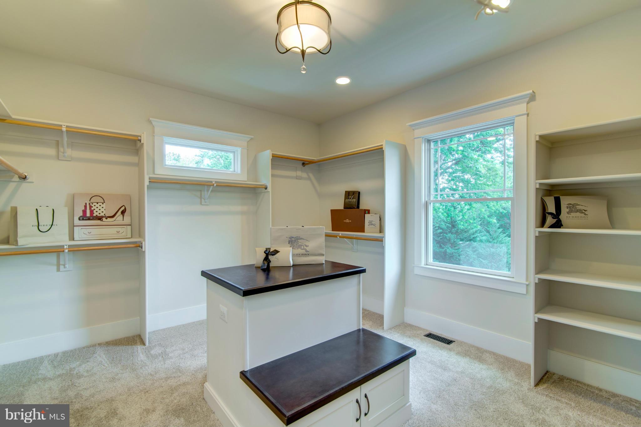 VIENNA WOODS - Residential