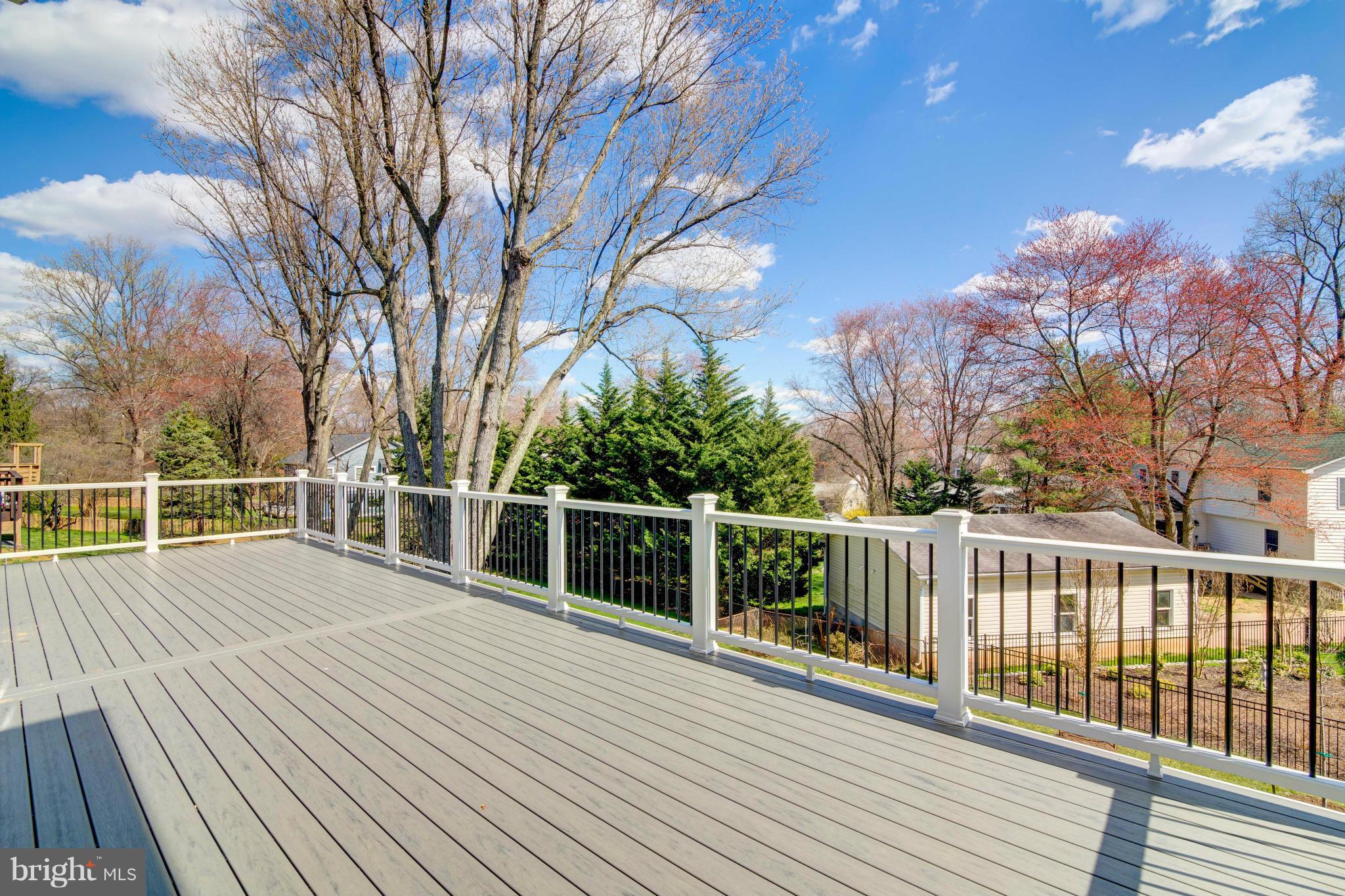 VIENNA WOODS - Residential