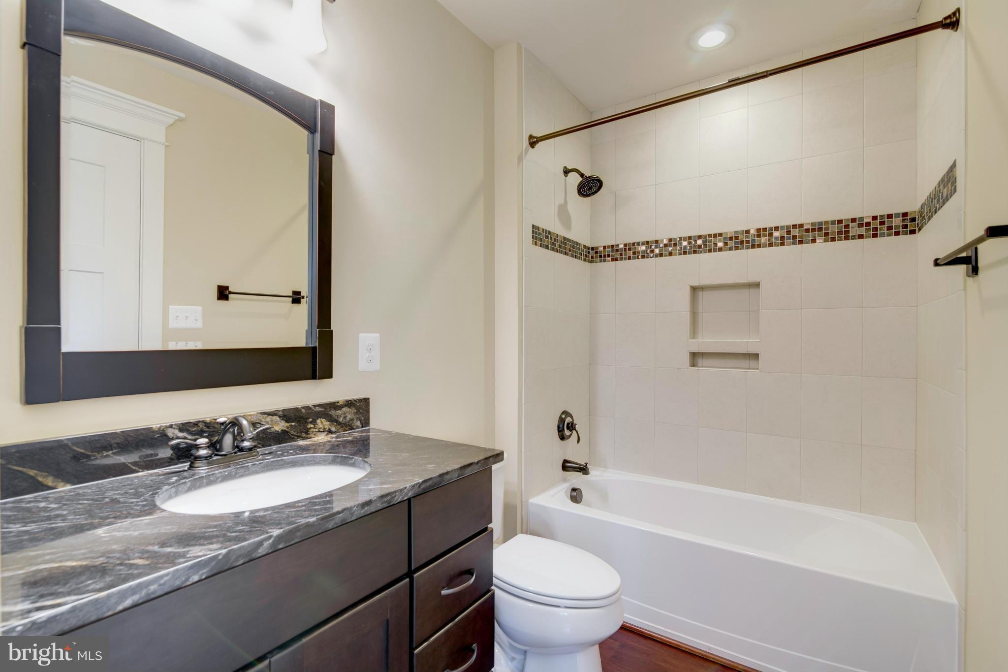 VIENNA WOODS - Residential