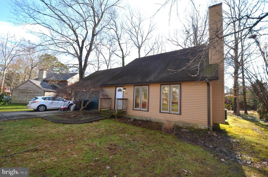 Listed and sold simultaneously. Extensive work needed. Sold with all contents/trash.