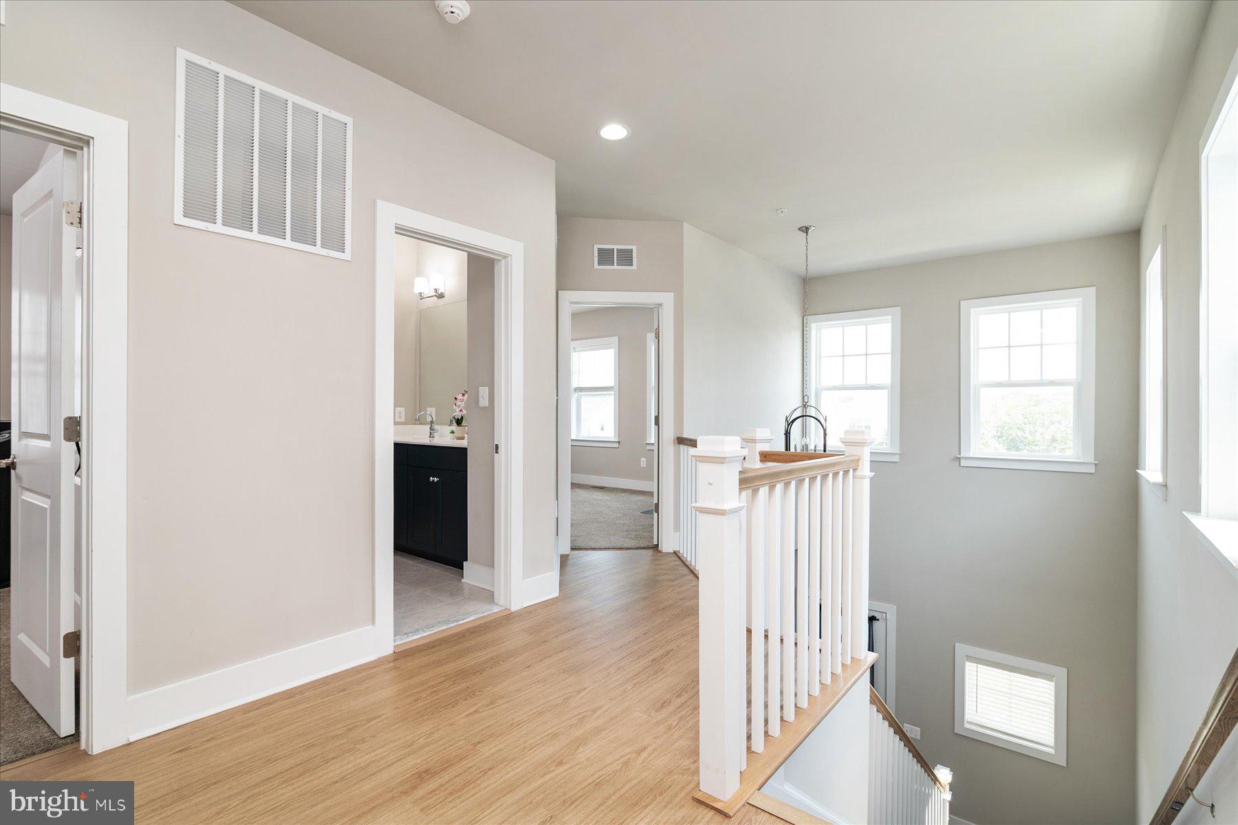 TWO RIVERS - Residential