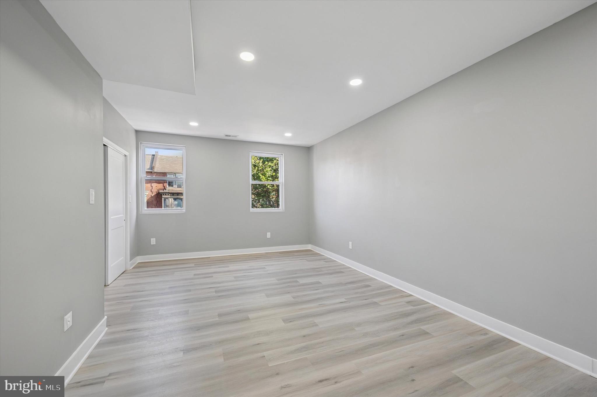 UNIVERSITY CITY - Residential