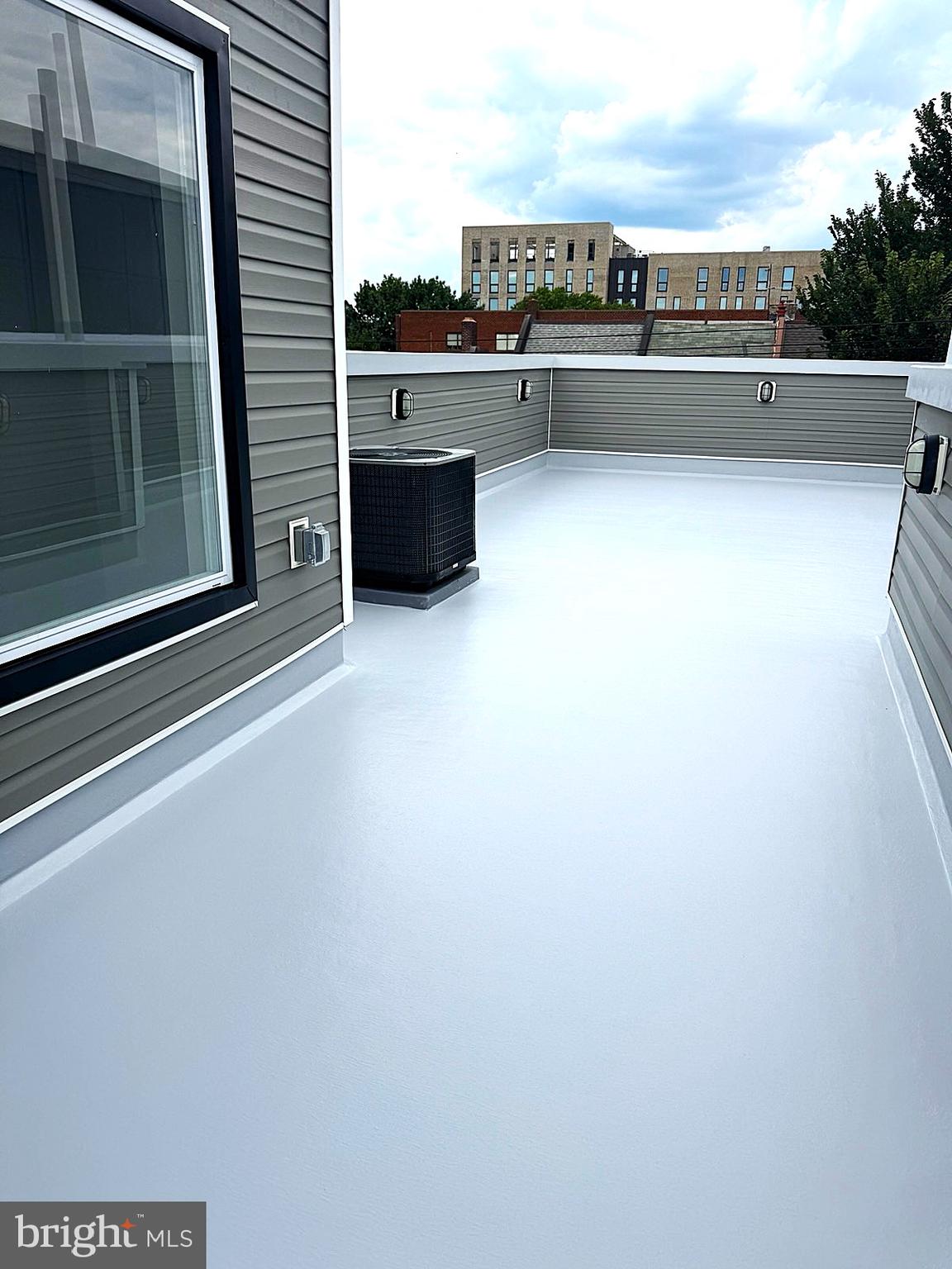 UNIVERSITY CITY - Residential