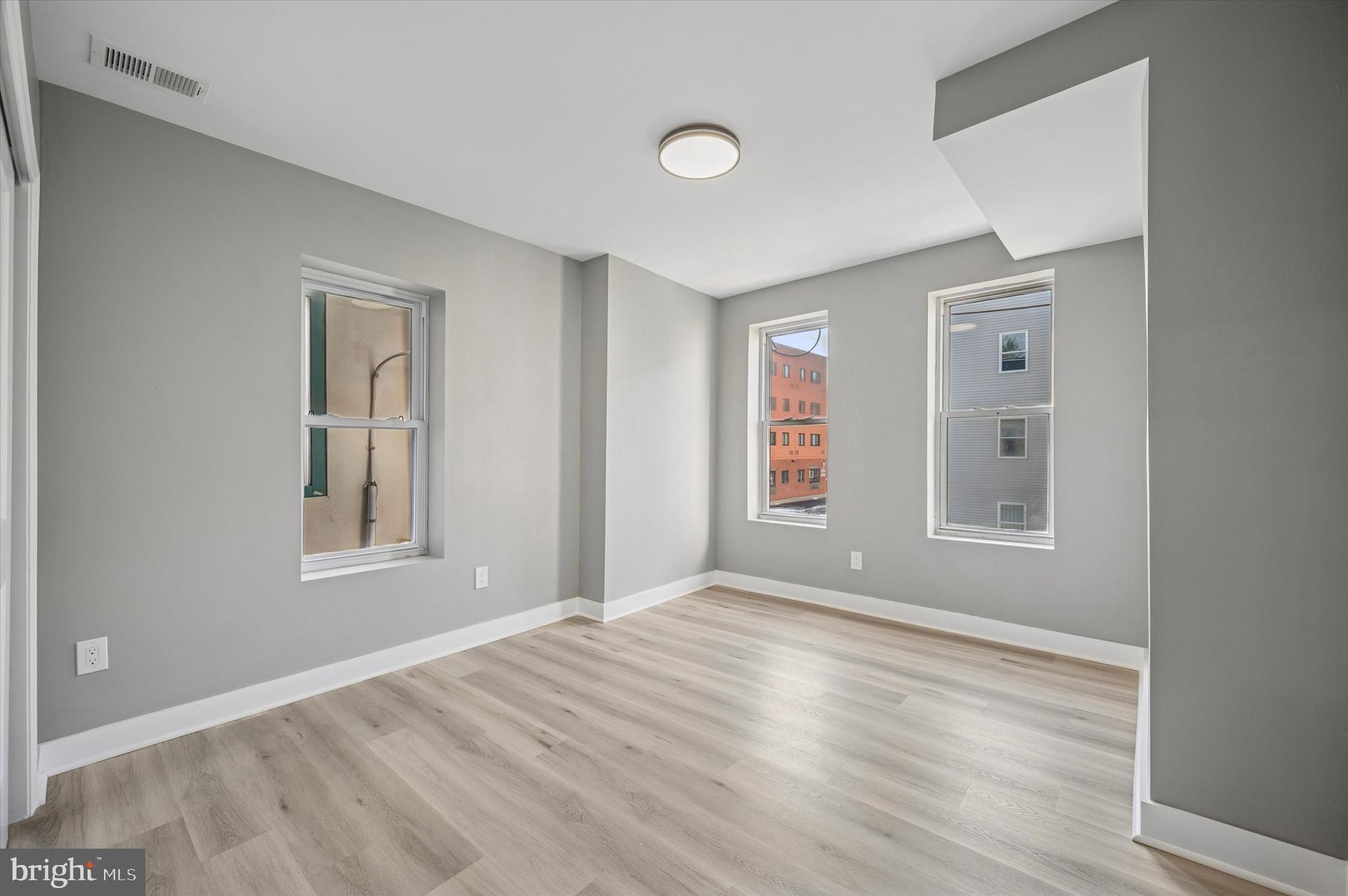 UNIVERSITY CITY - Residential