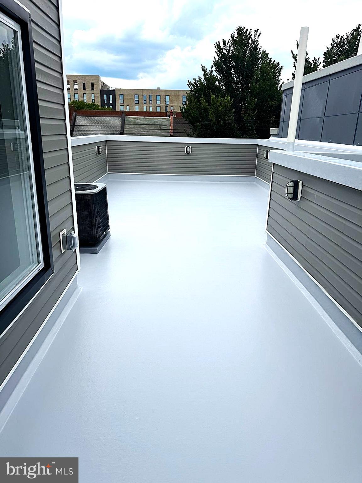 UNIVERSITY CITY - Residential