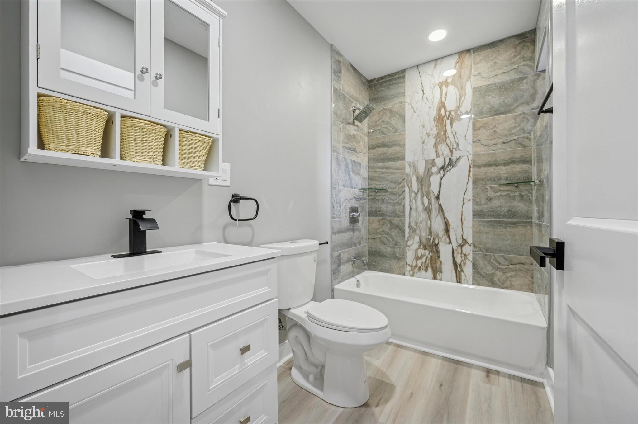 UNIVERSITY CITY - Residential