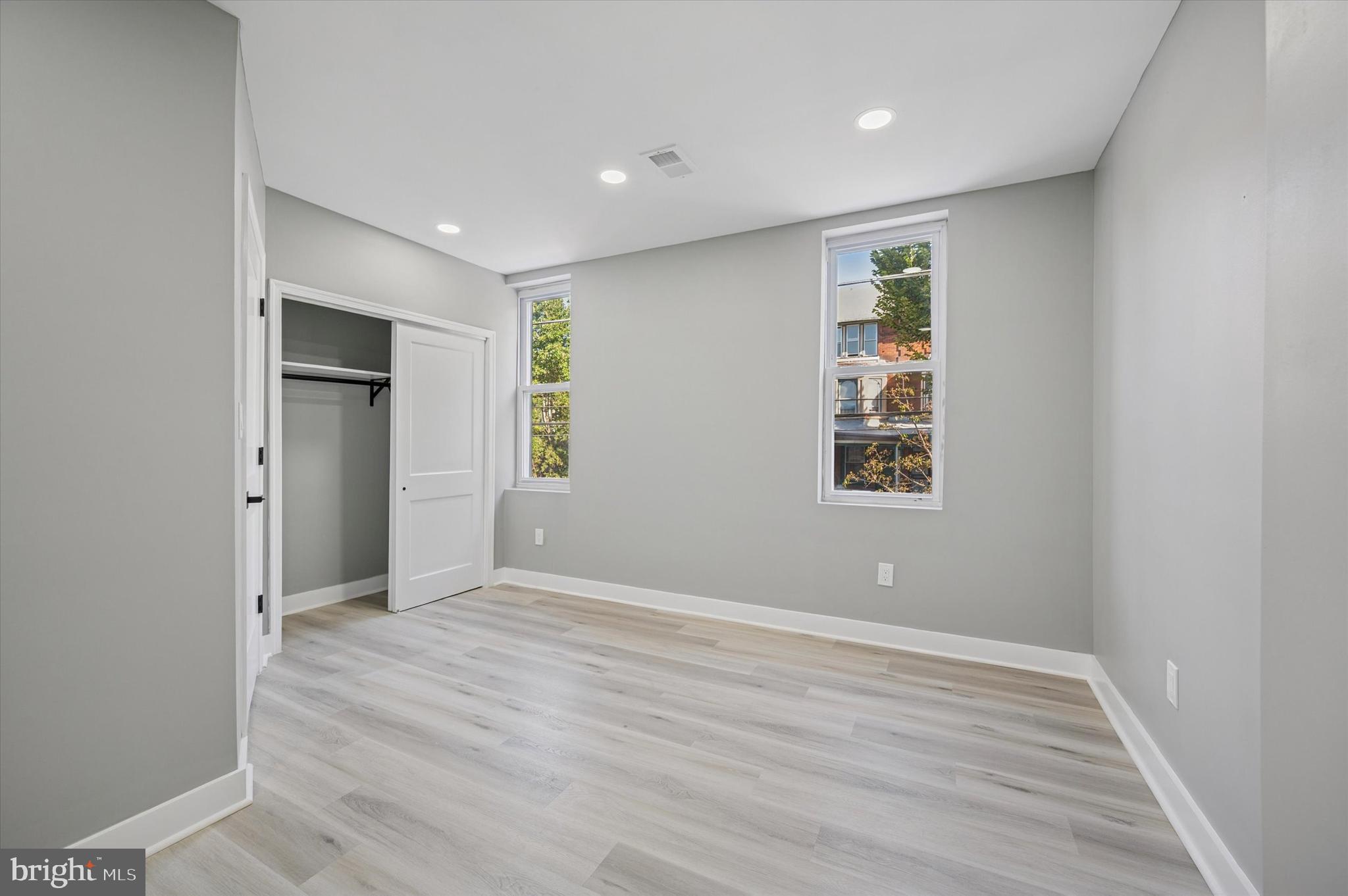 UNIVERSITY CITY - Residential