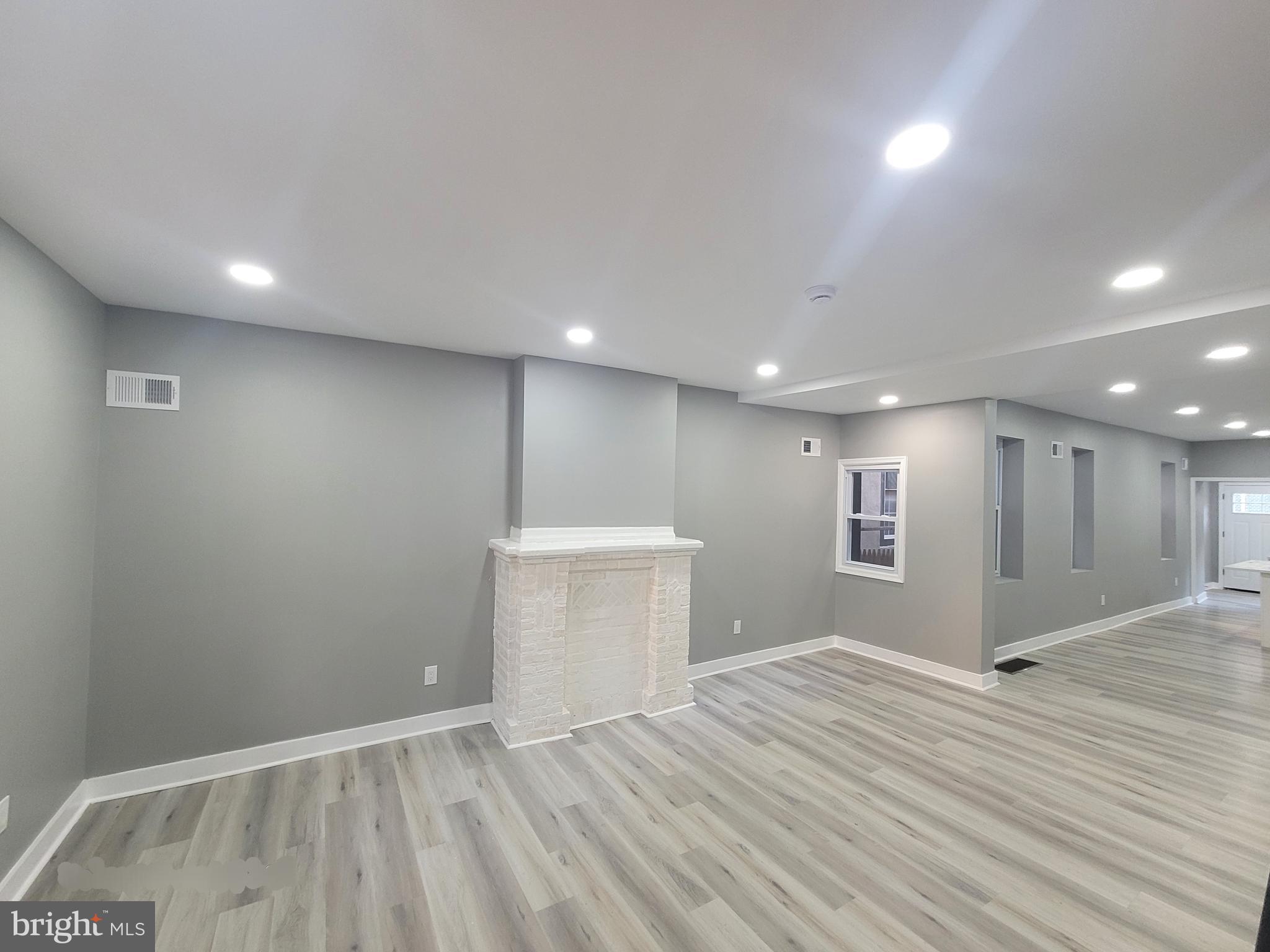 UNIVERSITY CITY - Residential