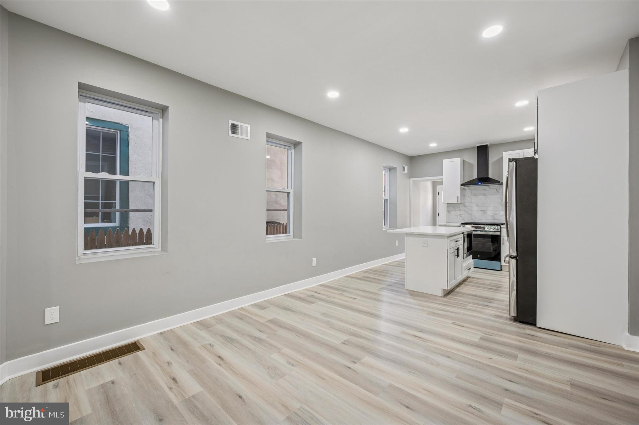 UNIVERSITY CITY - Residential