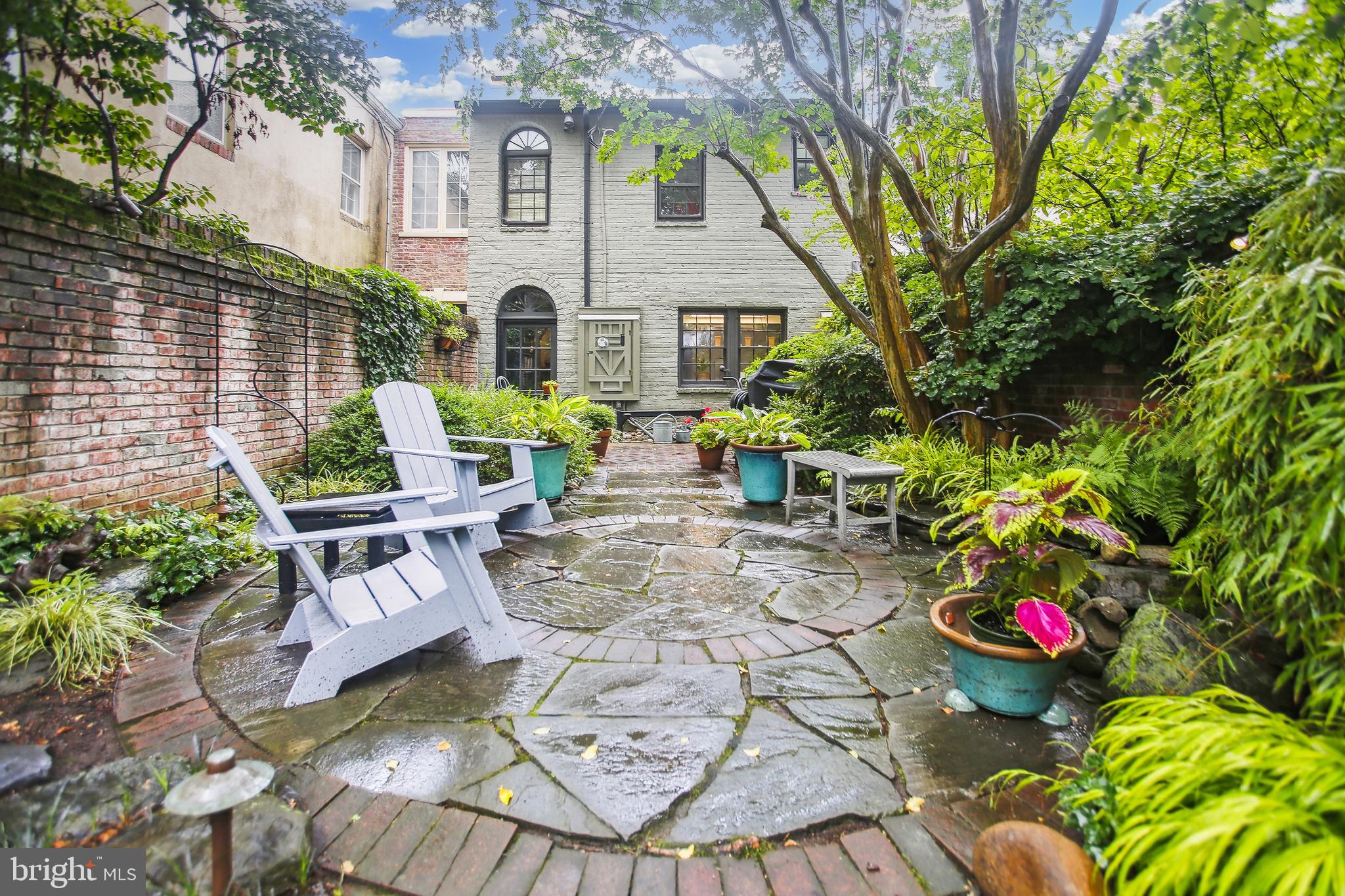 OLD TOWN ALEXANDRIA - Residential