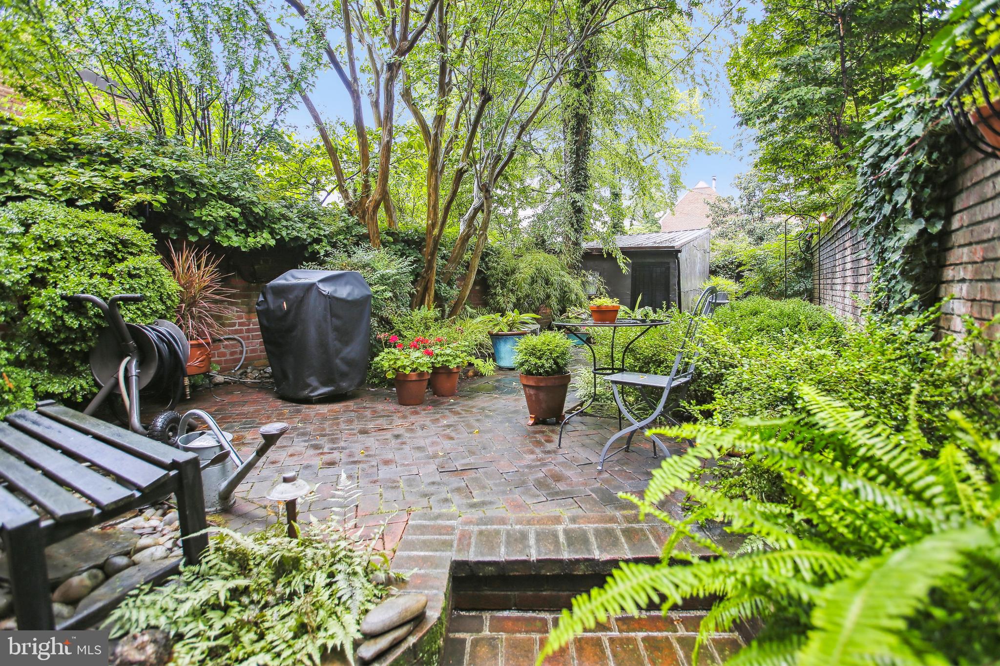 OLD TOWN ALEXANDRIA - Residential