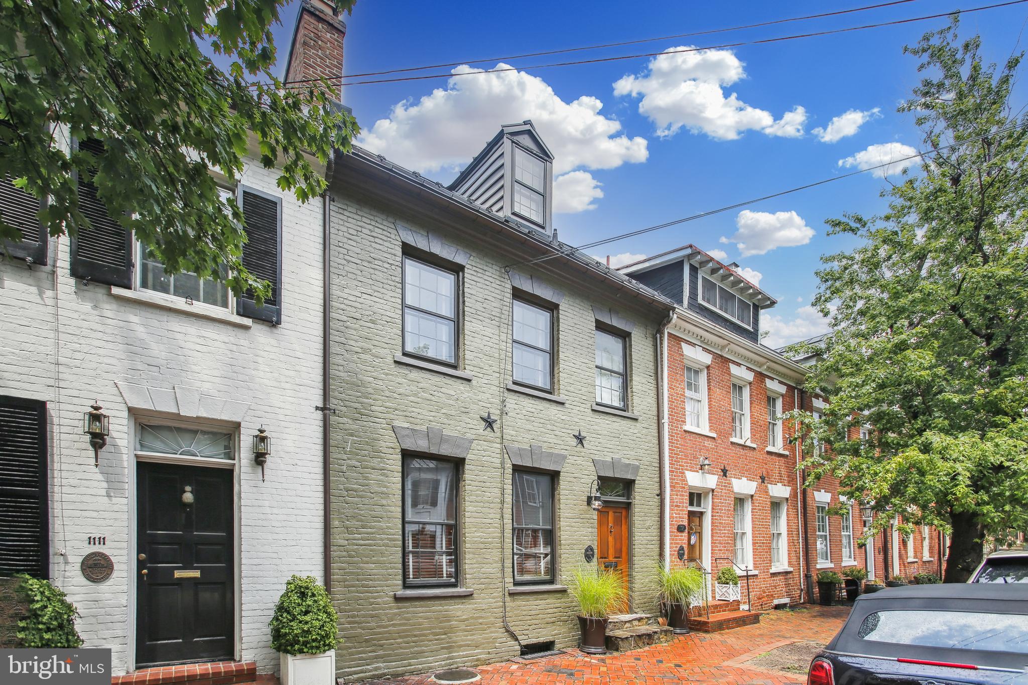 OLD TOWN ALEXANDRIA - Residential