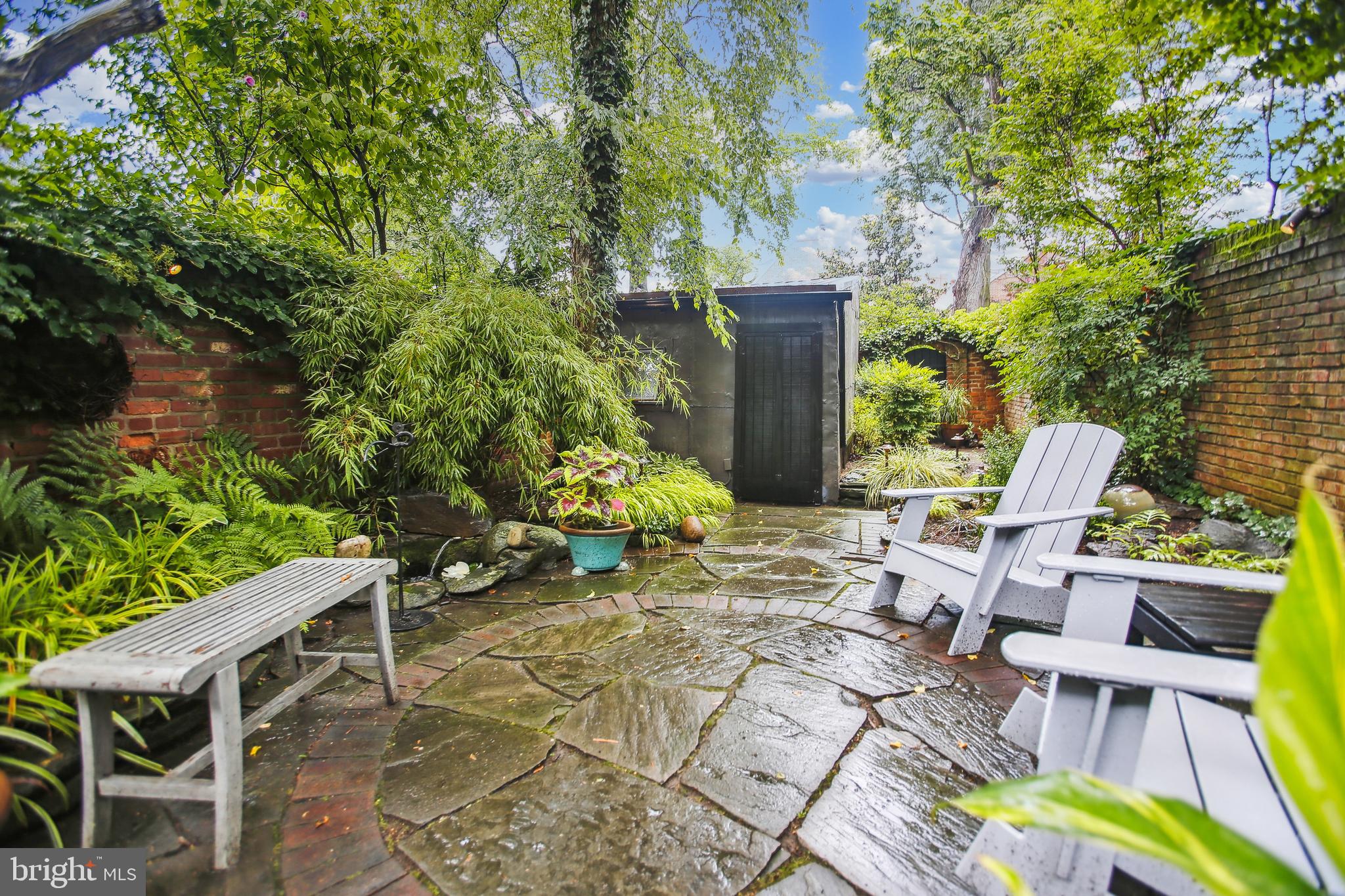 OLD TOWN ALEXANDRIA - Residential