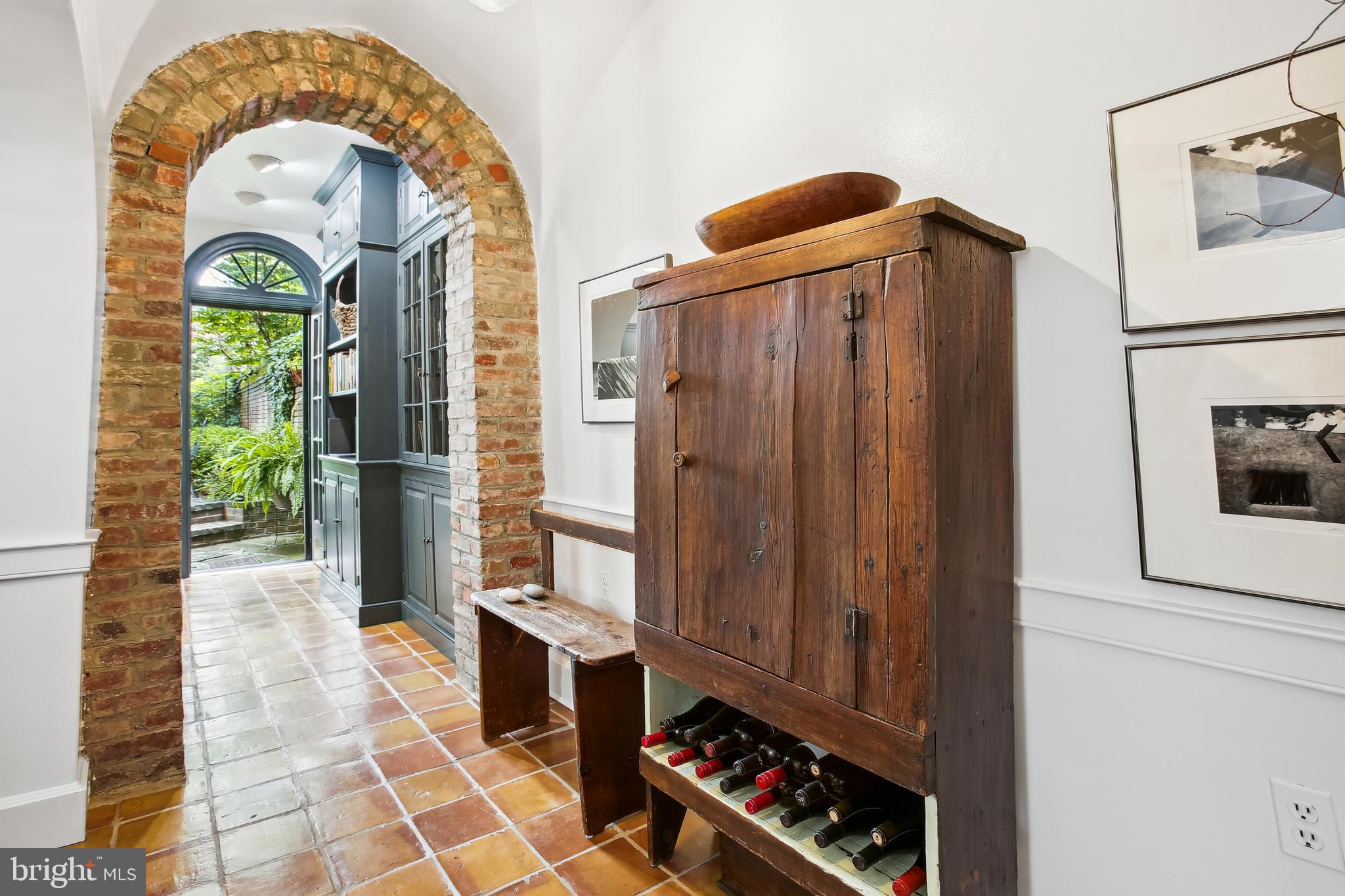 OLD TOWN ALEXANDRIA - Residential