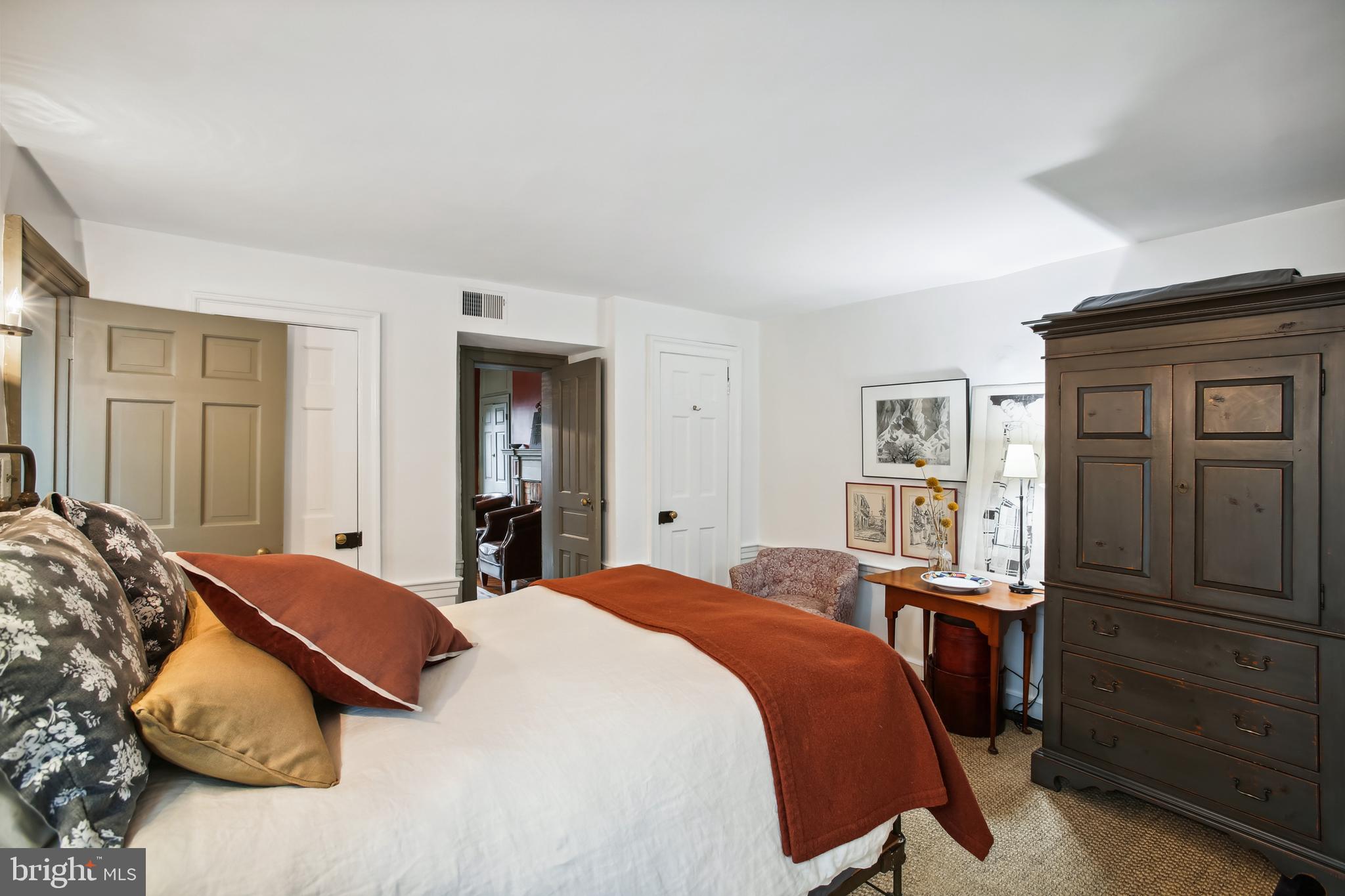 OLD TOWN ALEXANDRIA - Residential