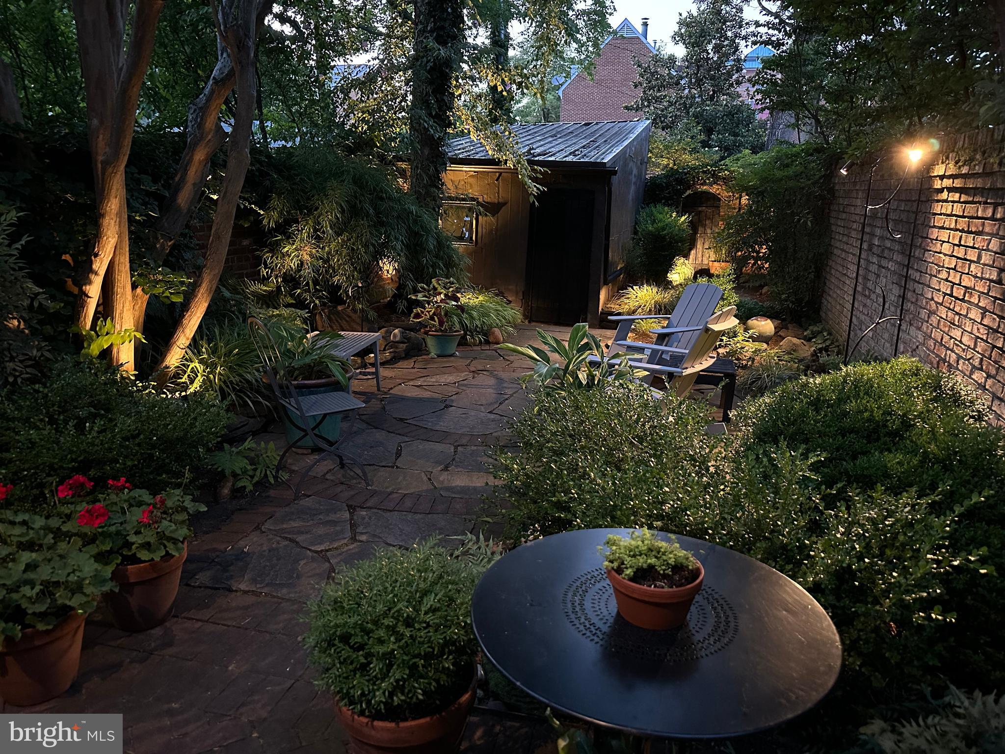 OLD TOWN ALEXANDRIA - Residential