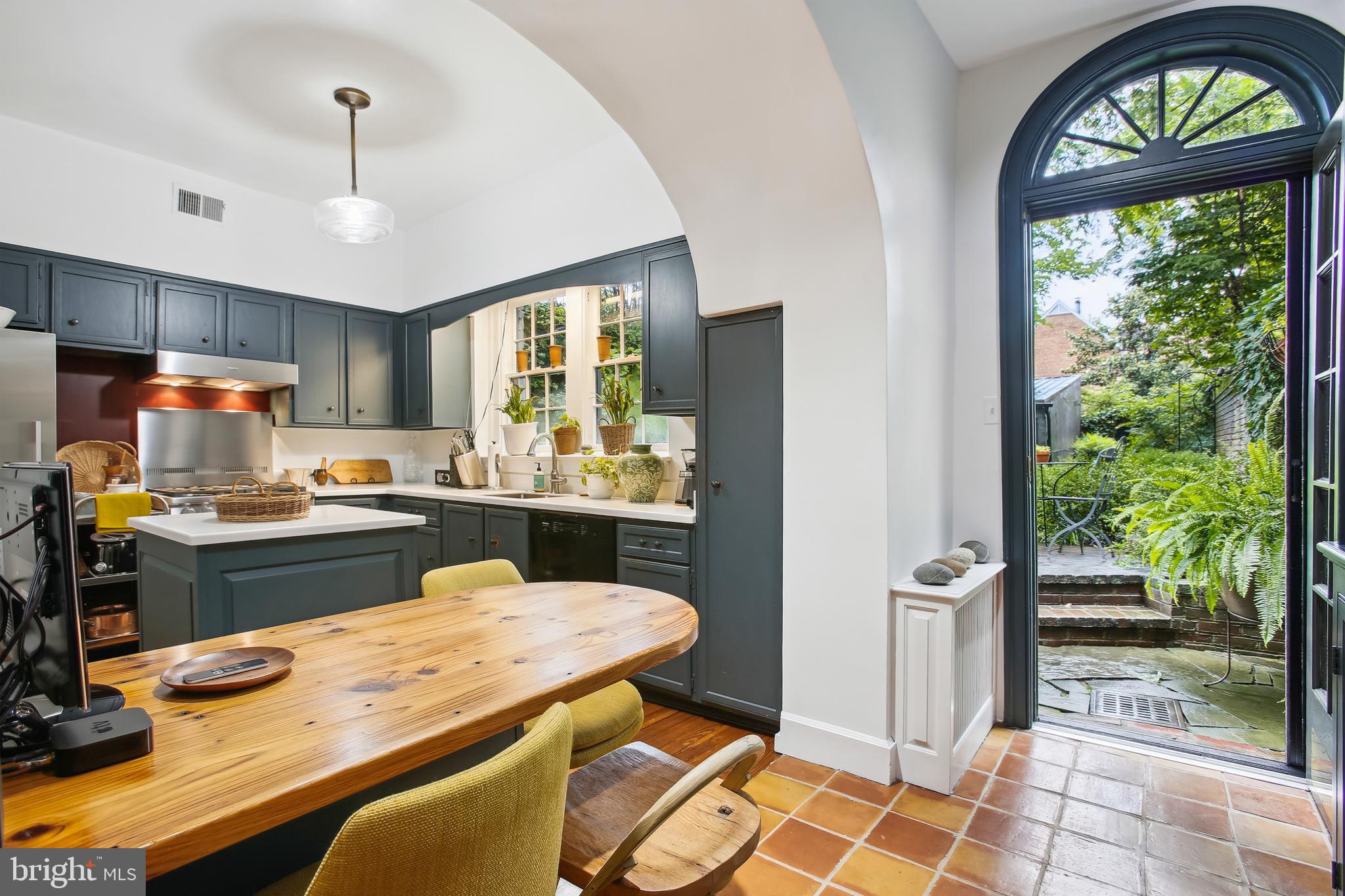 OLD TOWN ALEXANDRIA - Residential