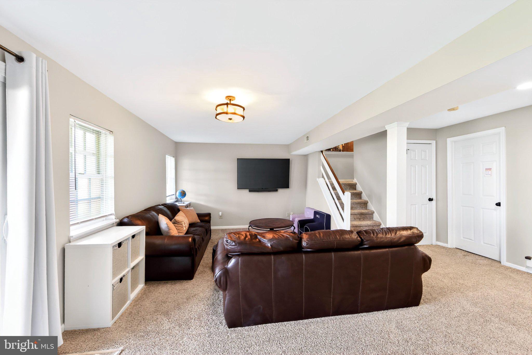 TWIN HILLS - Residential