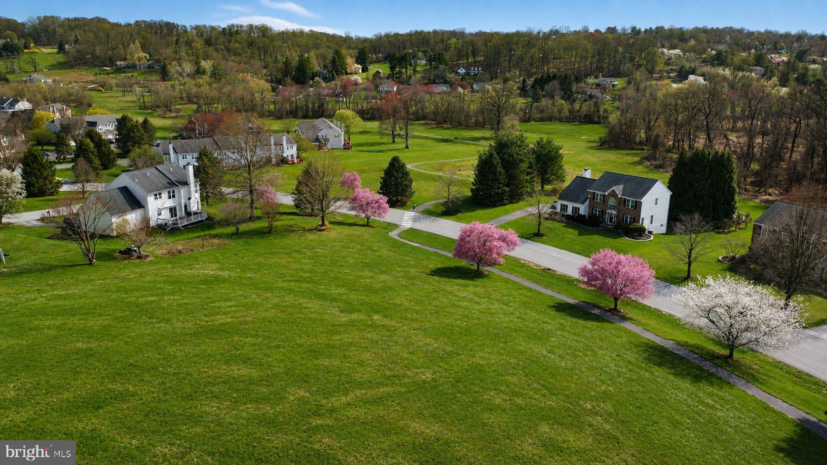 TWIN HILLS - Residential