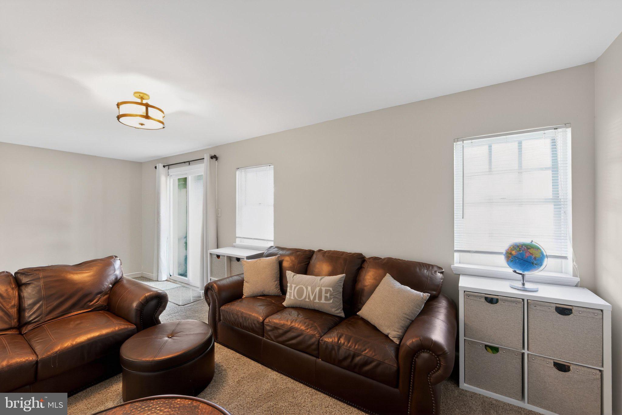 TWIN HILLS - Residential