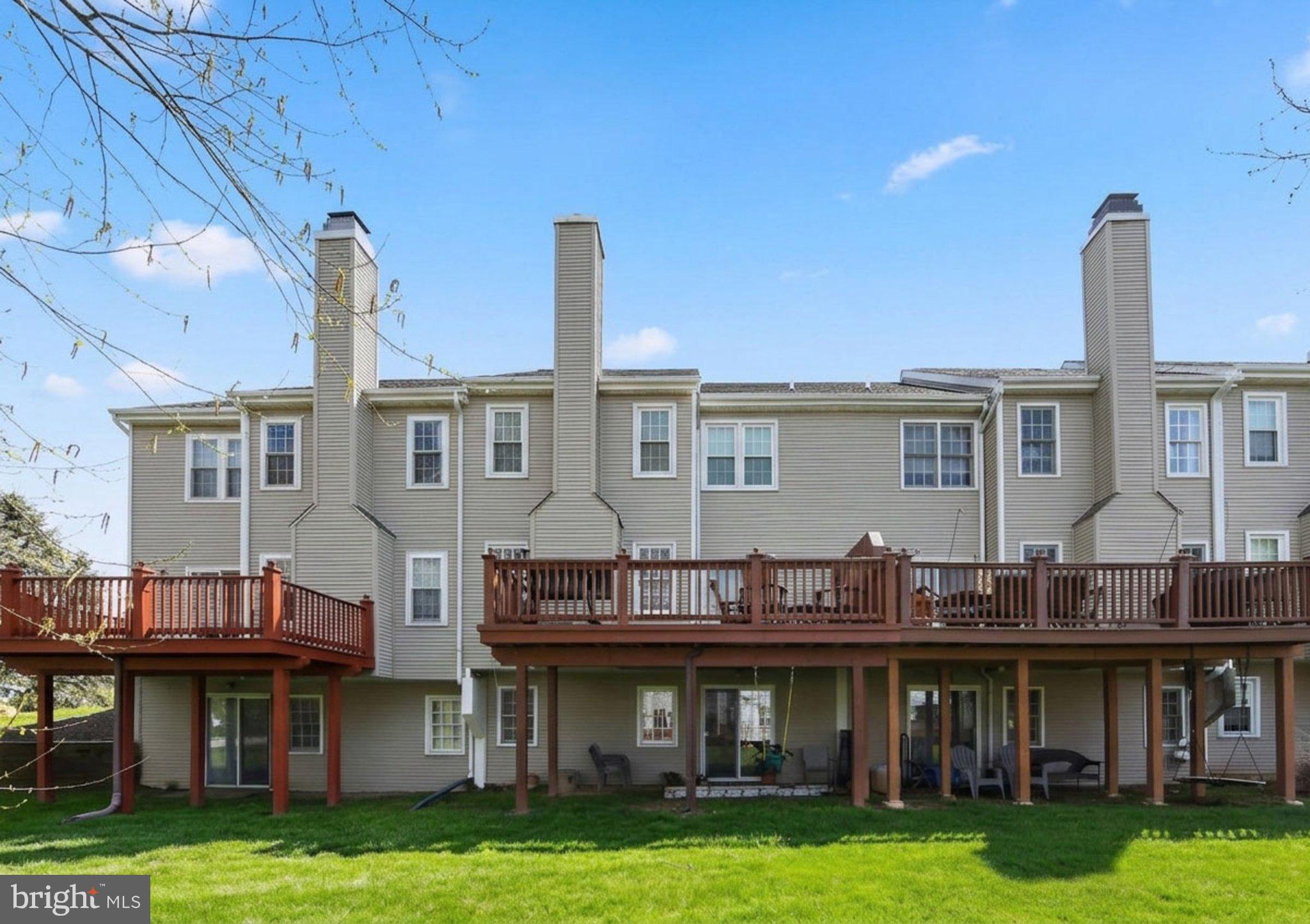 TWIN HILLS - Residential
