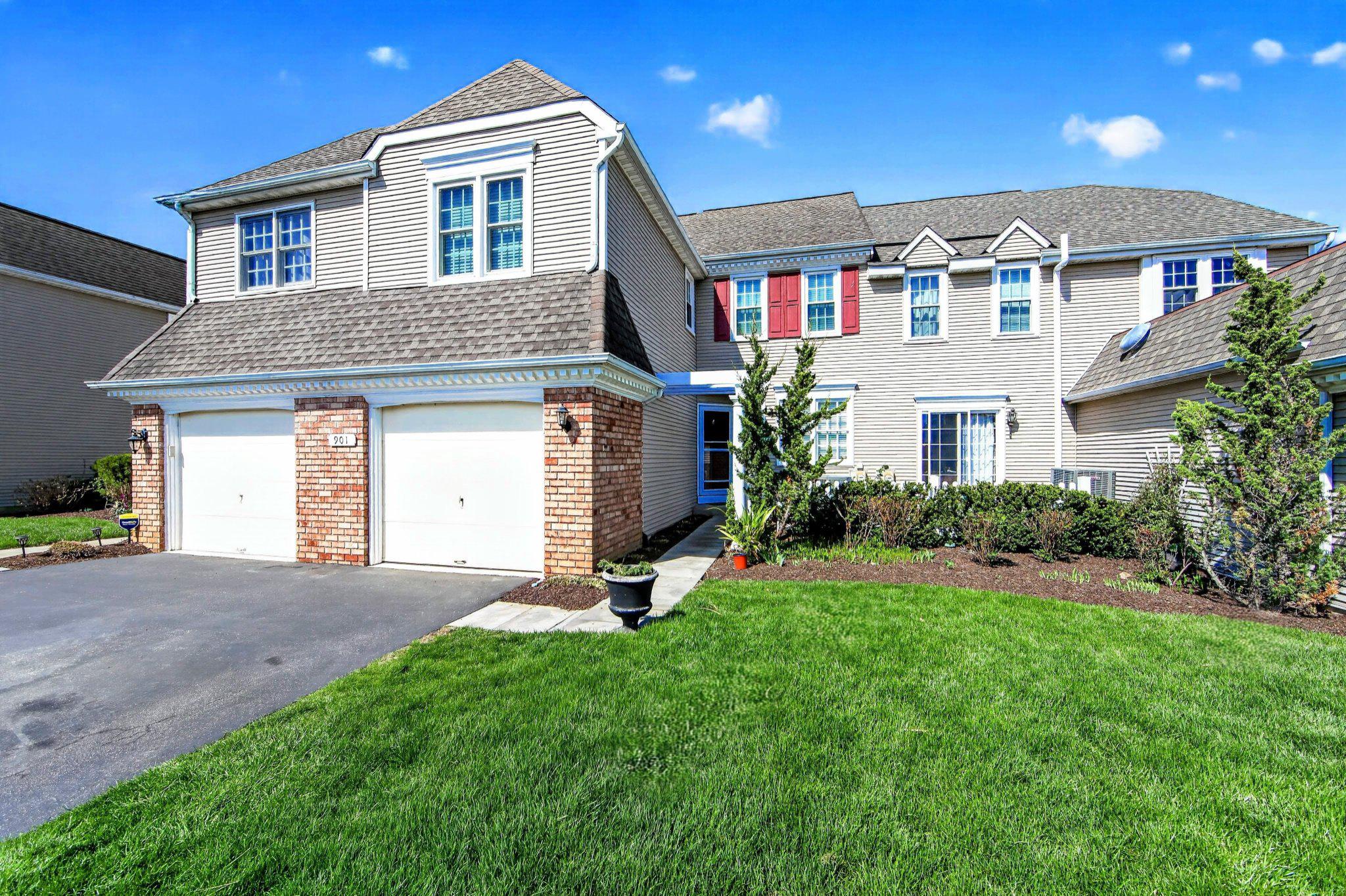 TWIN HILLS - Residential