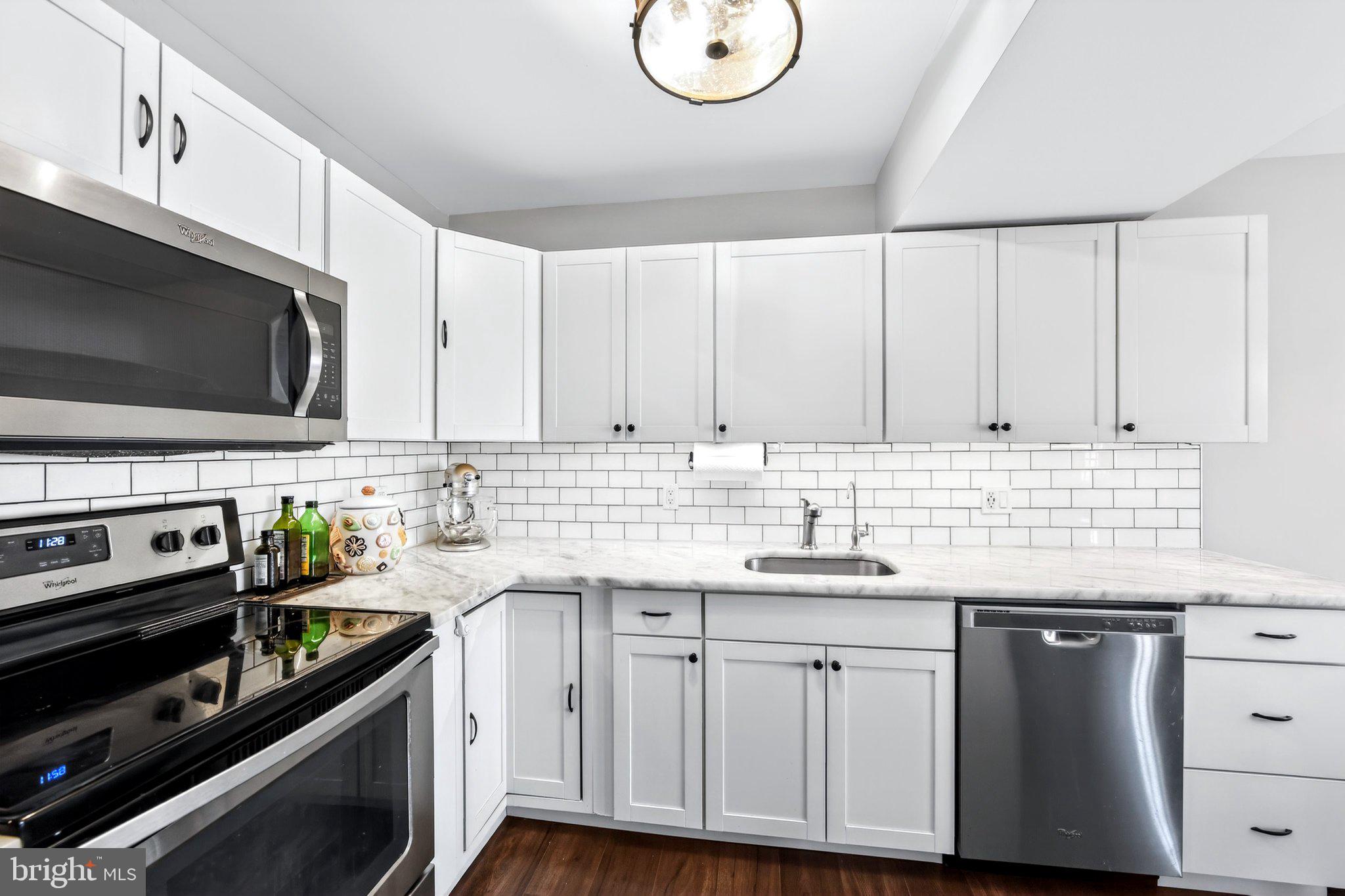 TWIN HILLS - Residential