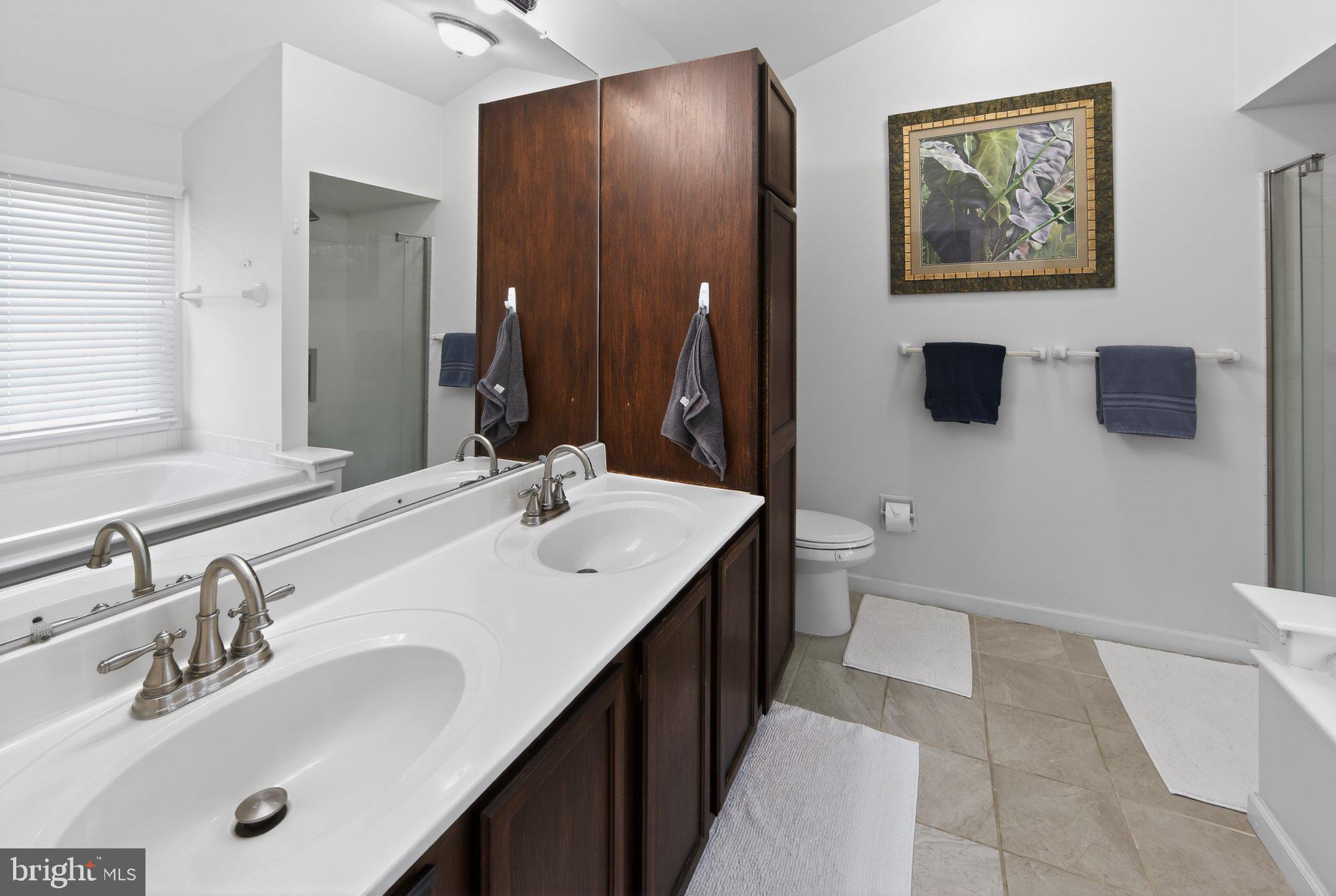 TWIN HILLS - Residential