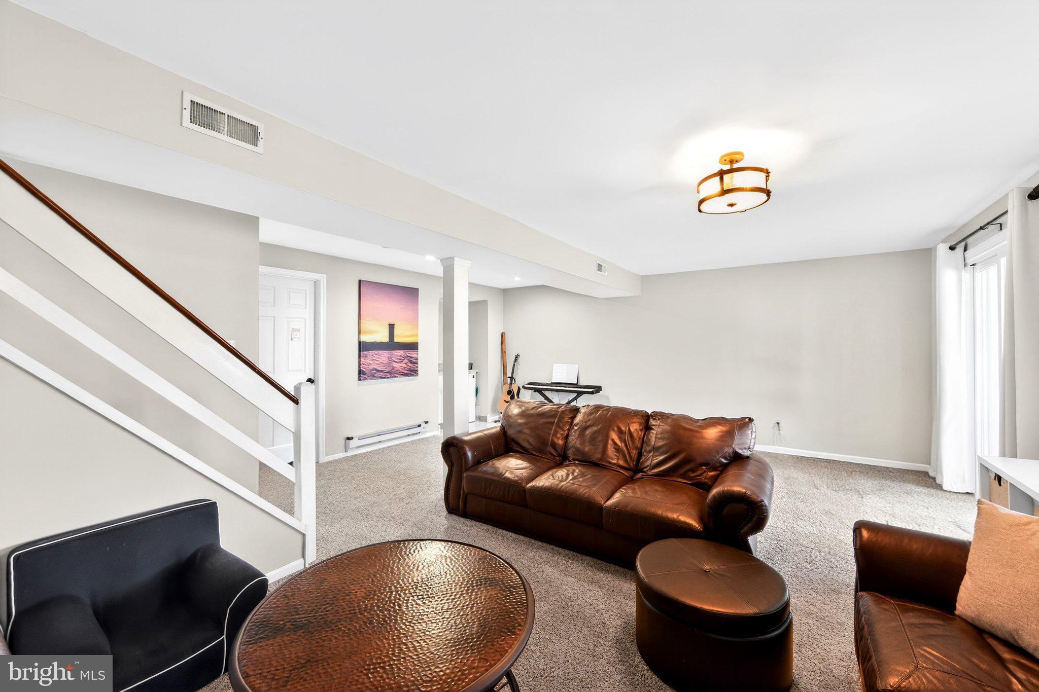 TWIN HILLS - Residential