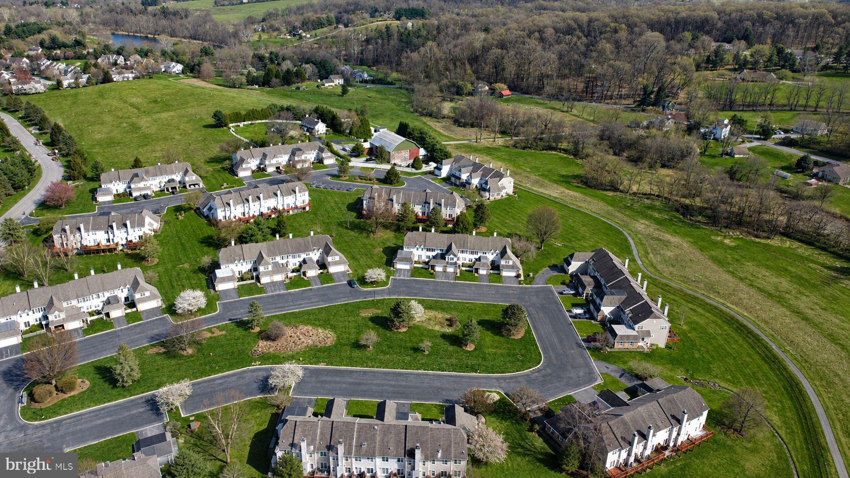 TWIN HILLS - Residential