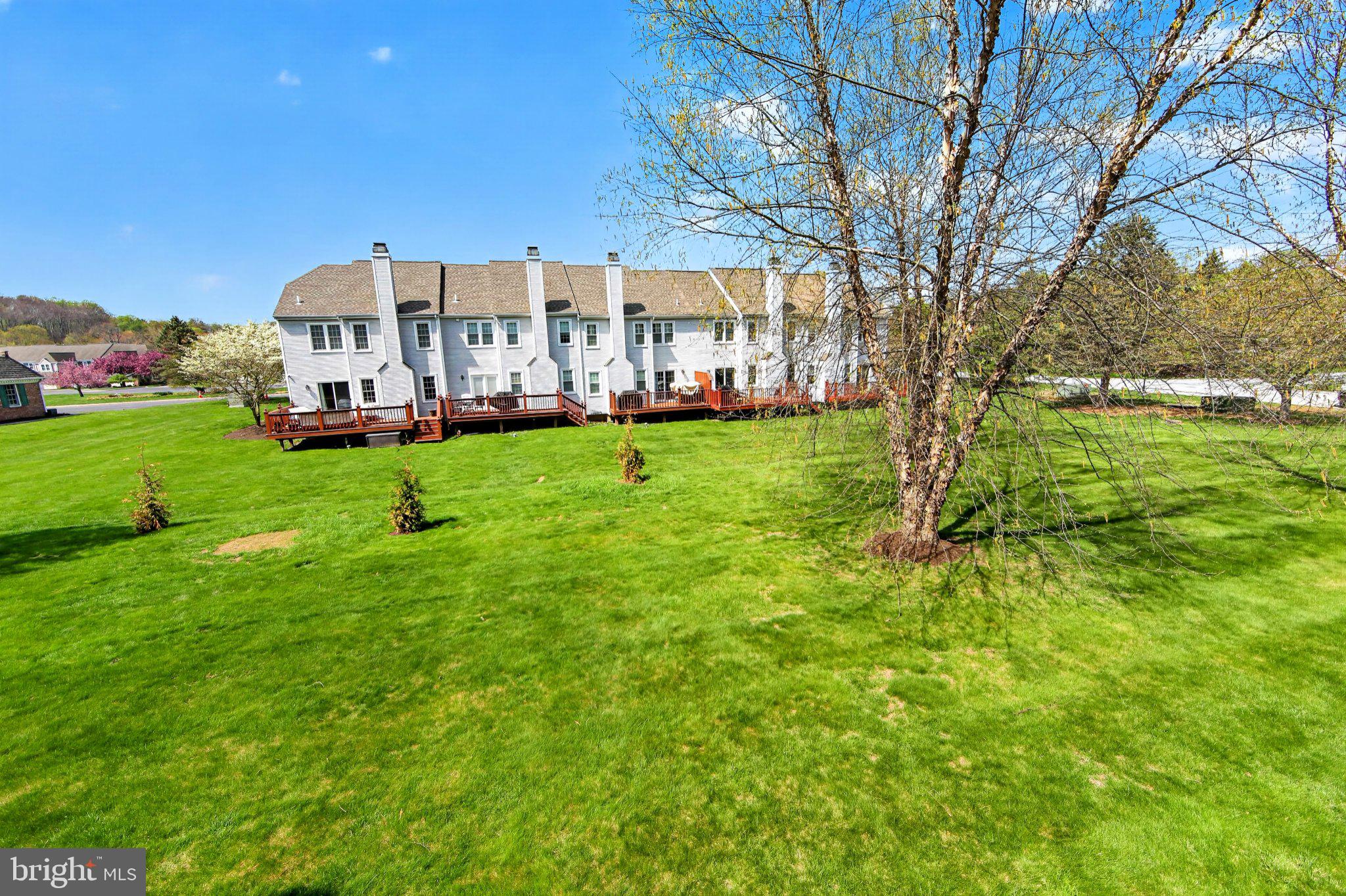 TWIN HILLS - Residential