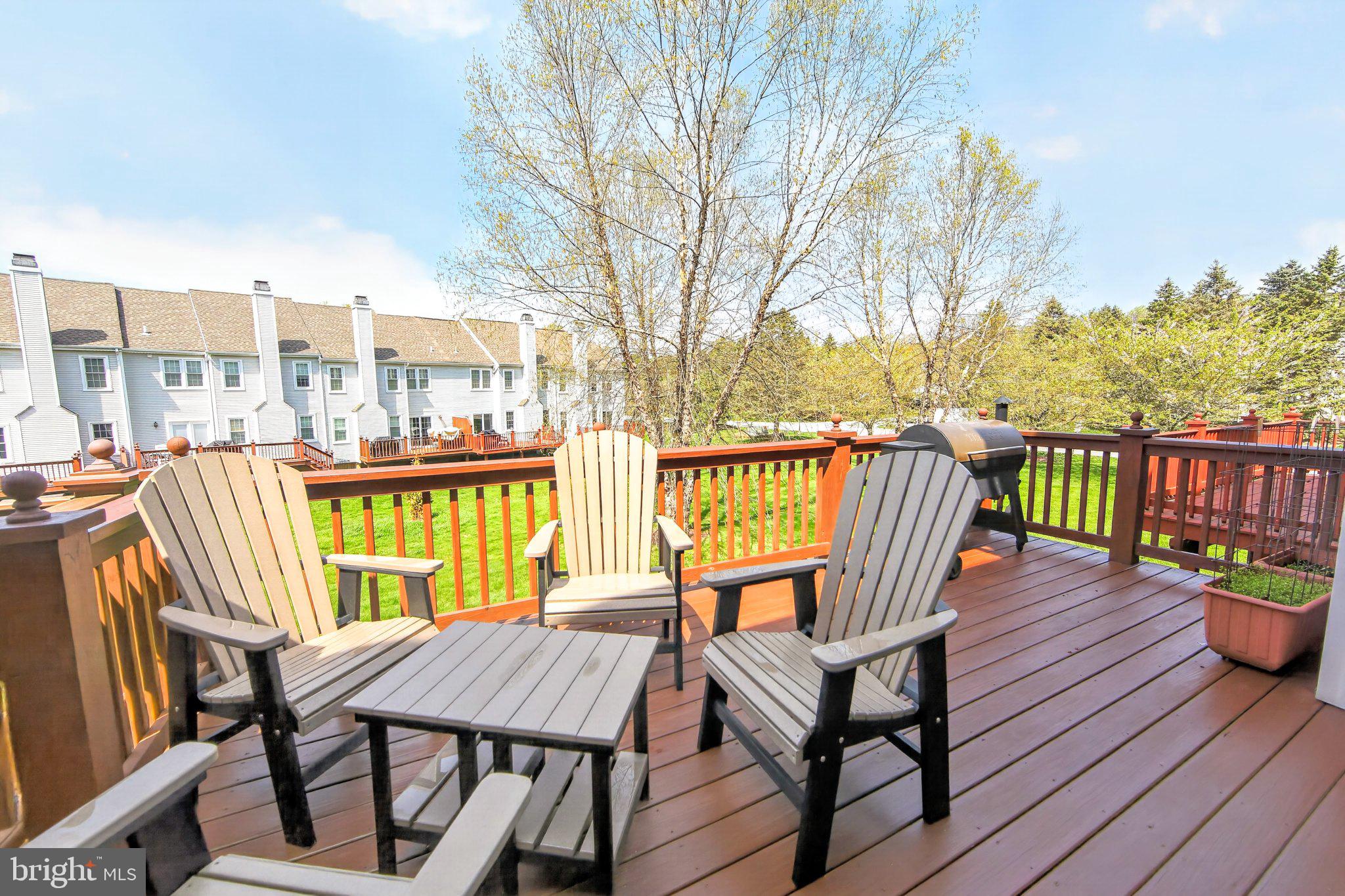 TWIN HILLS - Residential