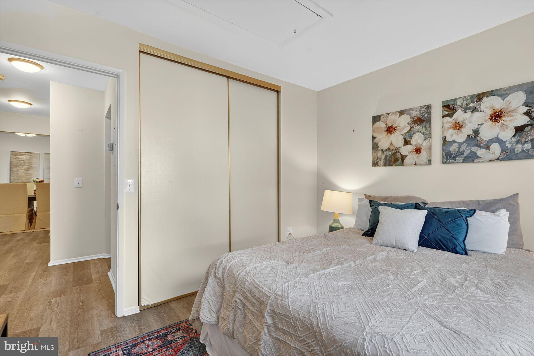 LEISURE WORLD - Residential