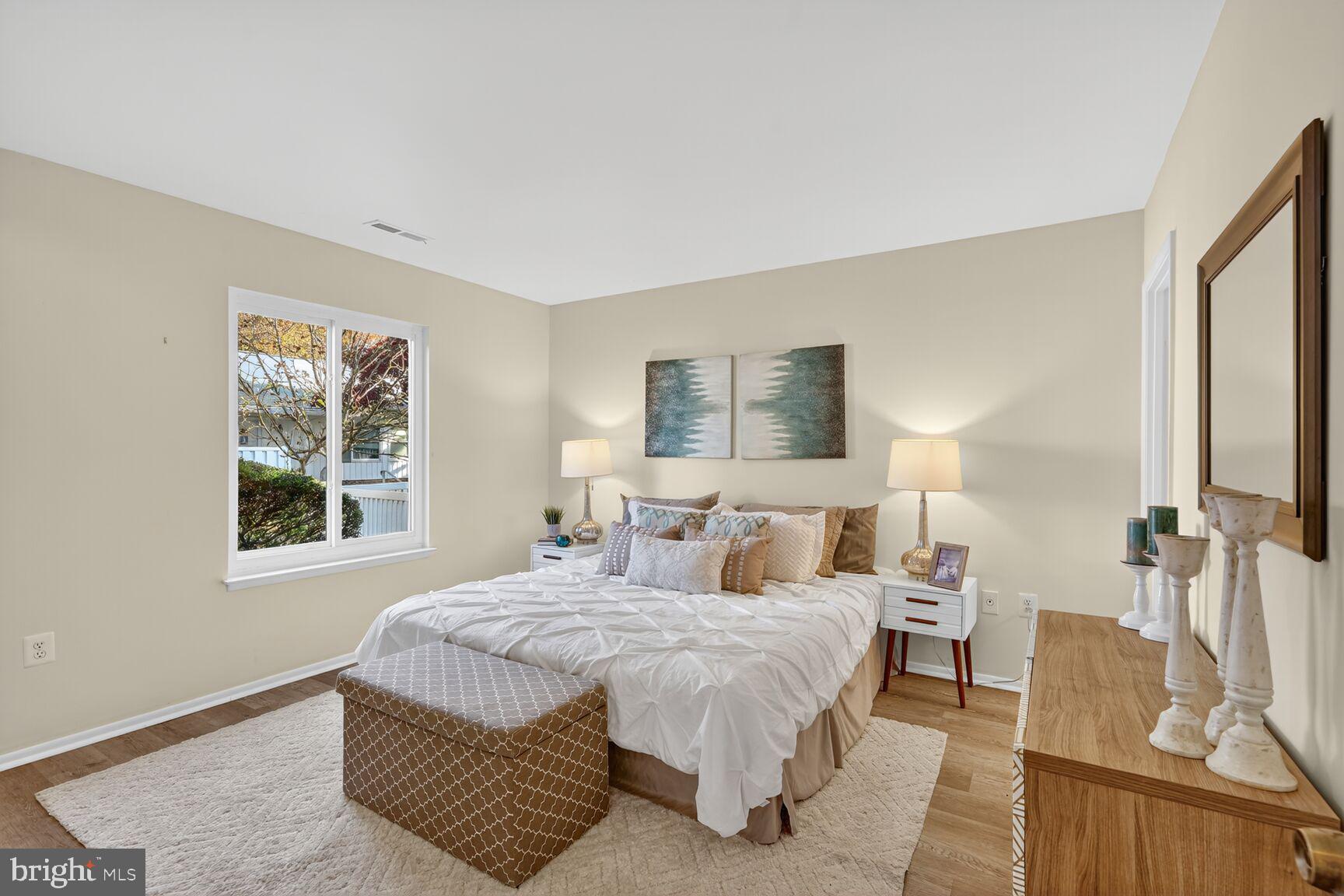 LEISURE WORLD - Residential