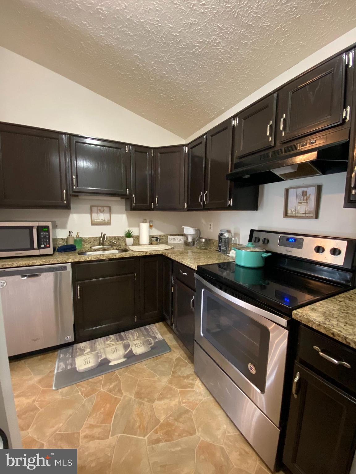 OLD FARM STATION - Residential Lease