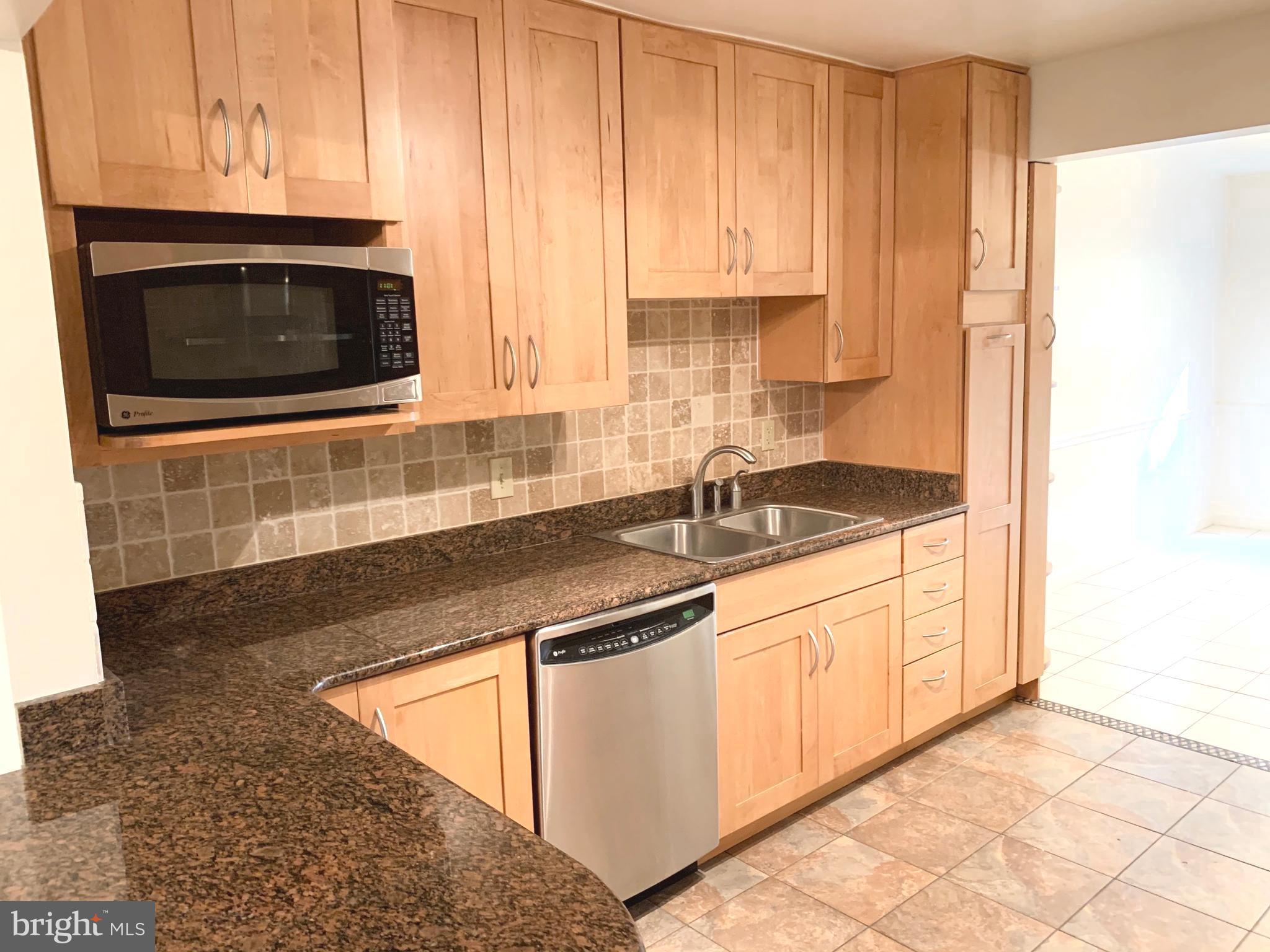 OLD GEORGETOWN VILLAGE - Residential Lease