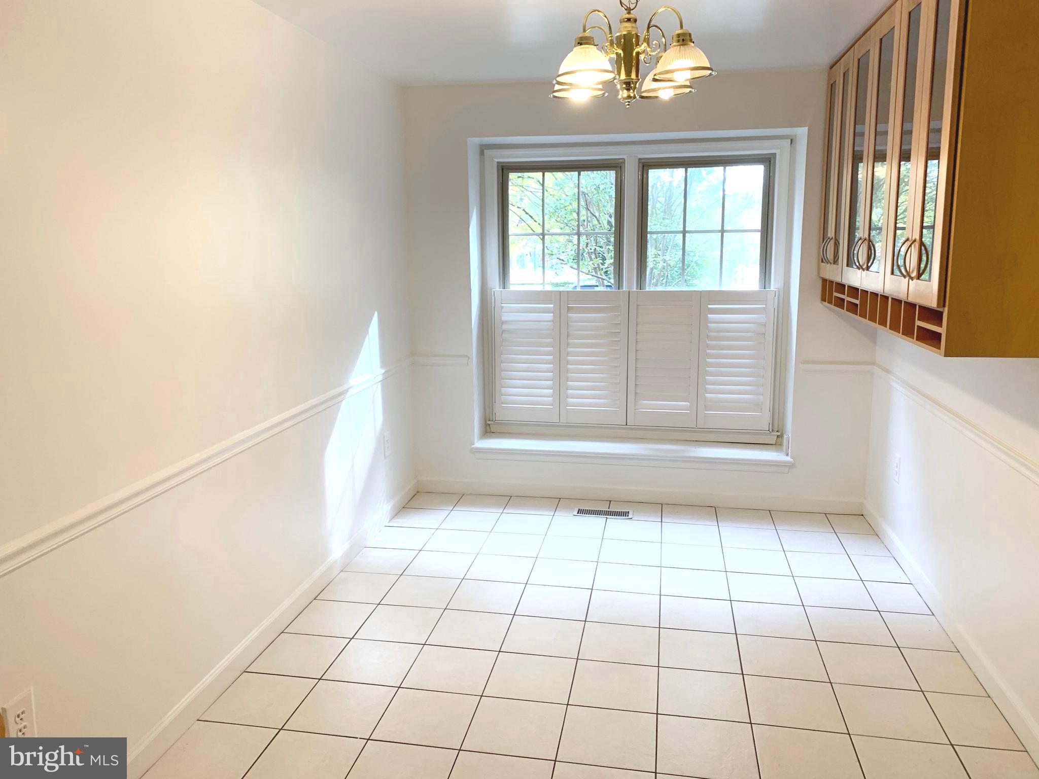 OLD GEORGETOWN VILLAGE - Residential Lease