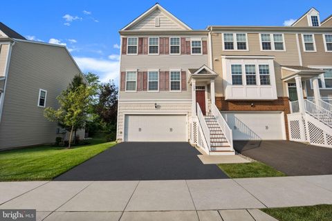 1738 BEACON LANE WARRINGTON PA 18976