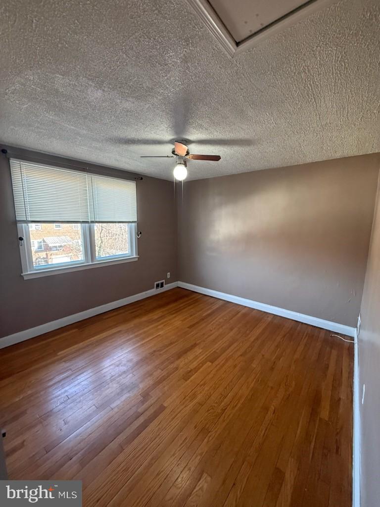 BRIARWOOD - Residential Lease