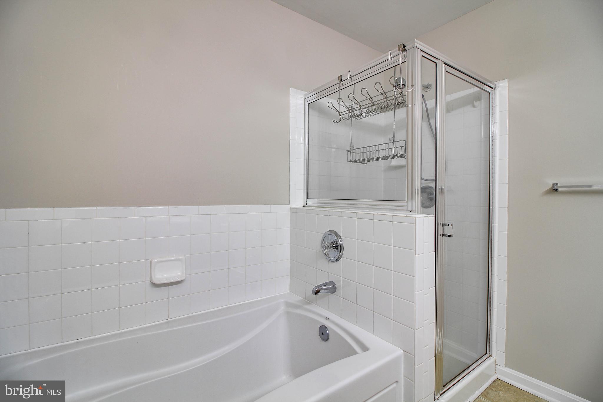 ENCLAVE AT SEVEN OAKS - Residential Lease