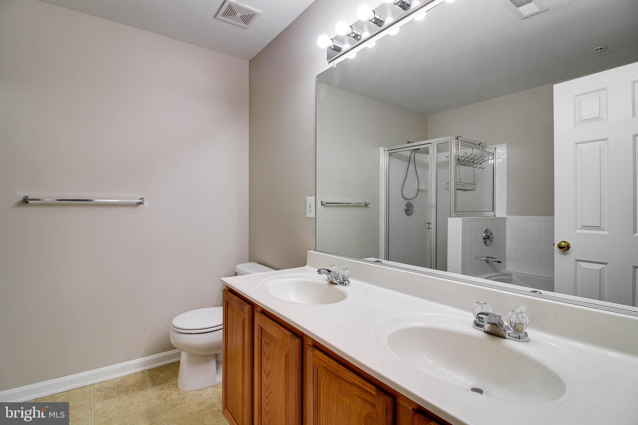 ENCLAVE AT SEVEN OAKS - Residential Lease