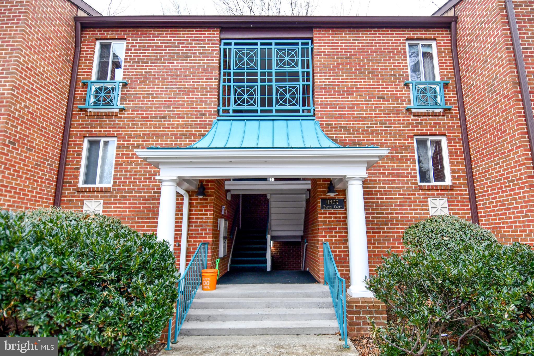 HUNTERS WOODS VILLAGE - Residential